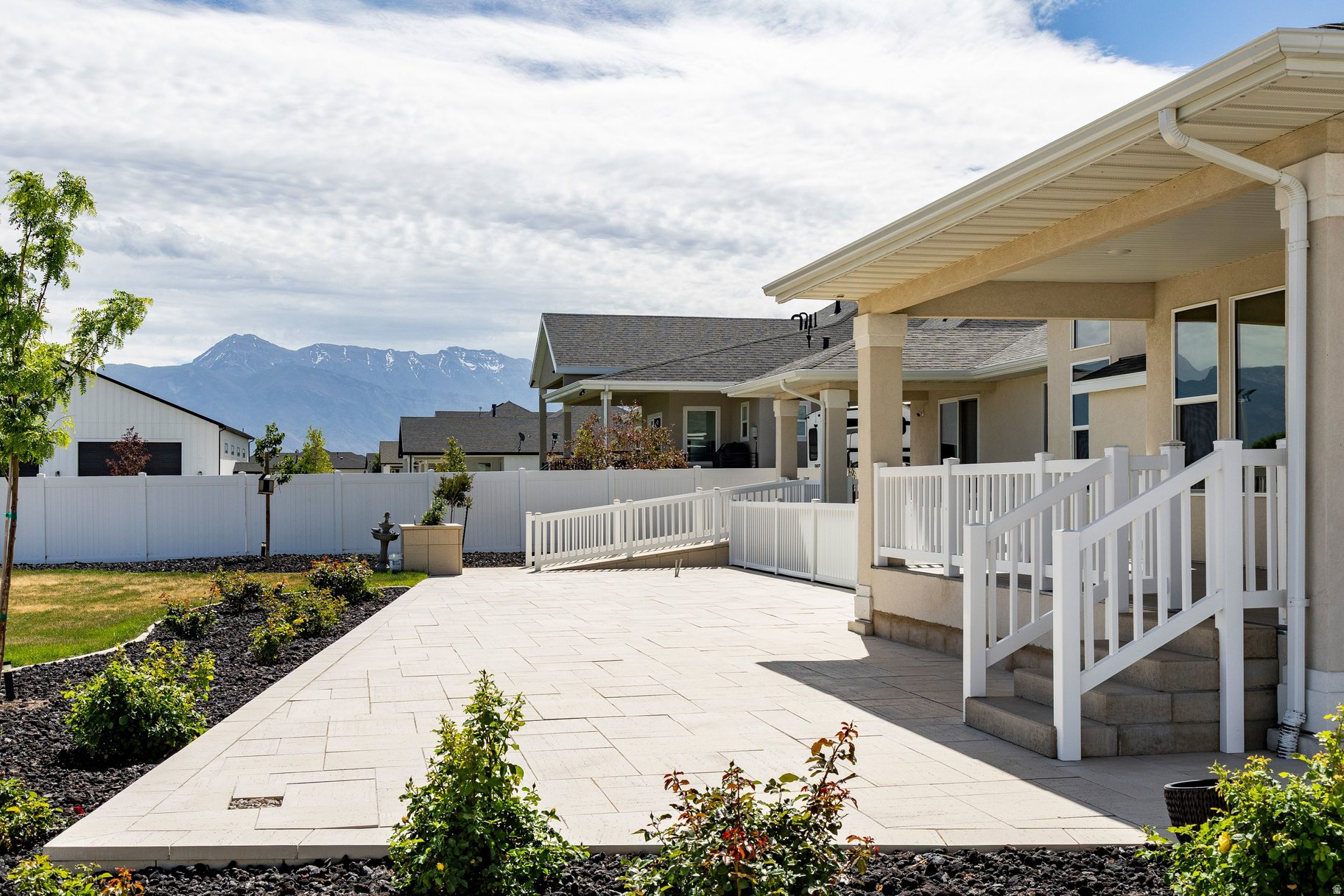 COLLEDGE FARMS - Residential