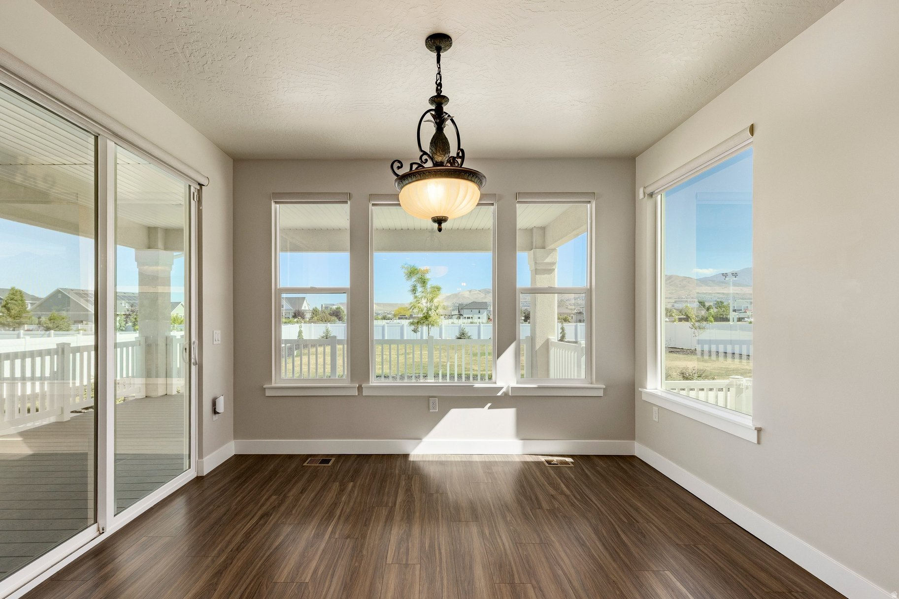 COLLEDGE FARMS - Residential