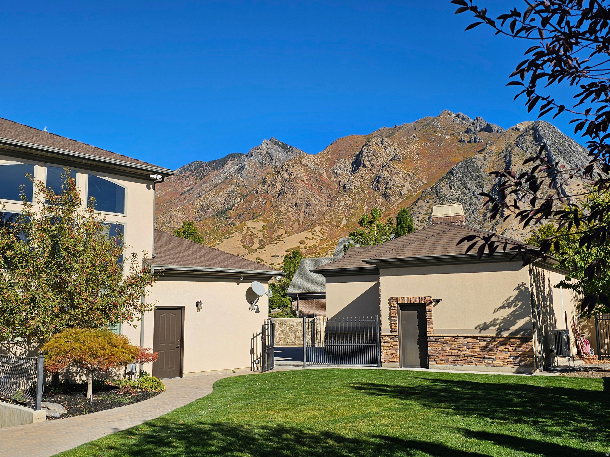 HEALEY HEIGHTS - Residential