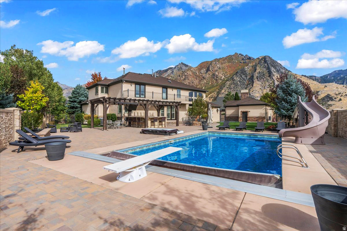 HEALEY HEIGHTS - Residential