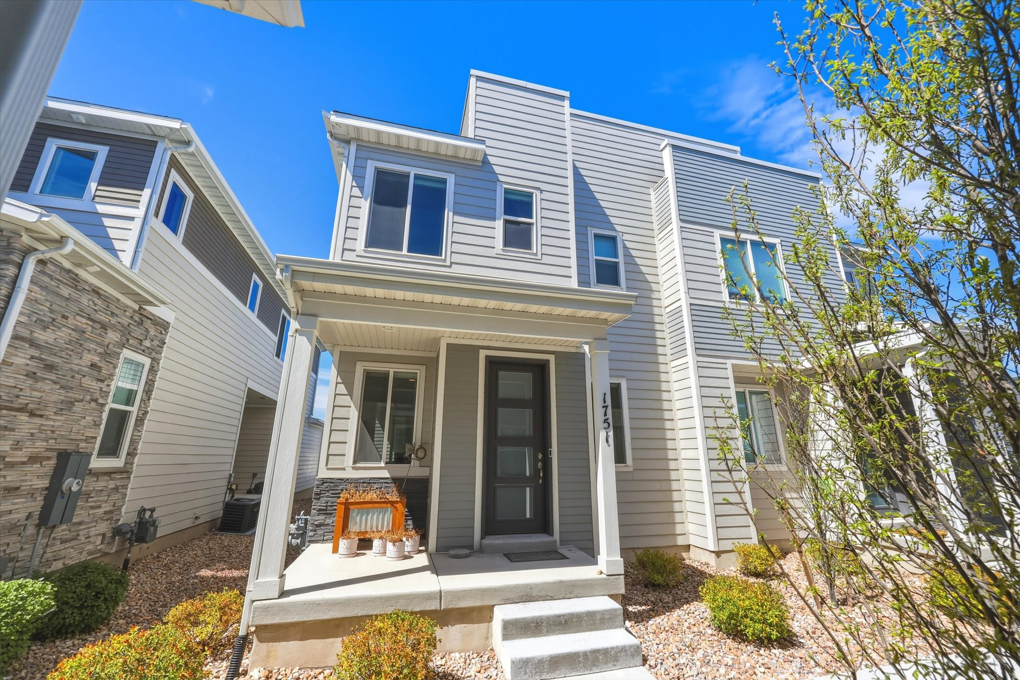 ARROWHEAD PARK - Residential