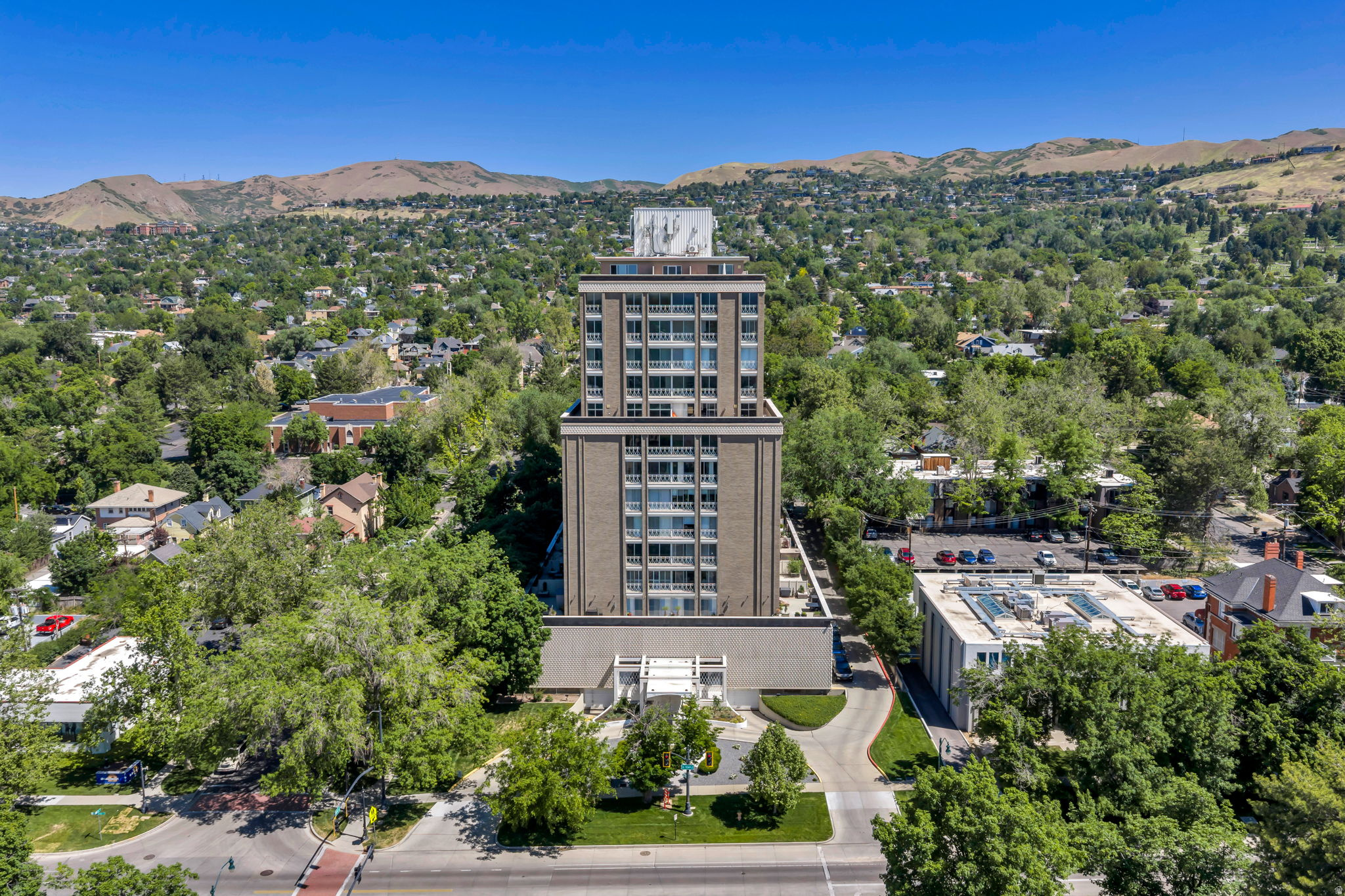 BONNEVILLE TOWERS - Residential