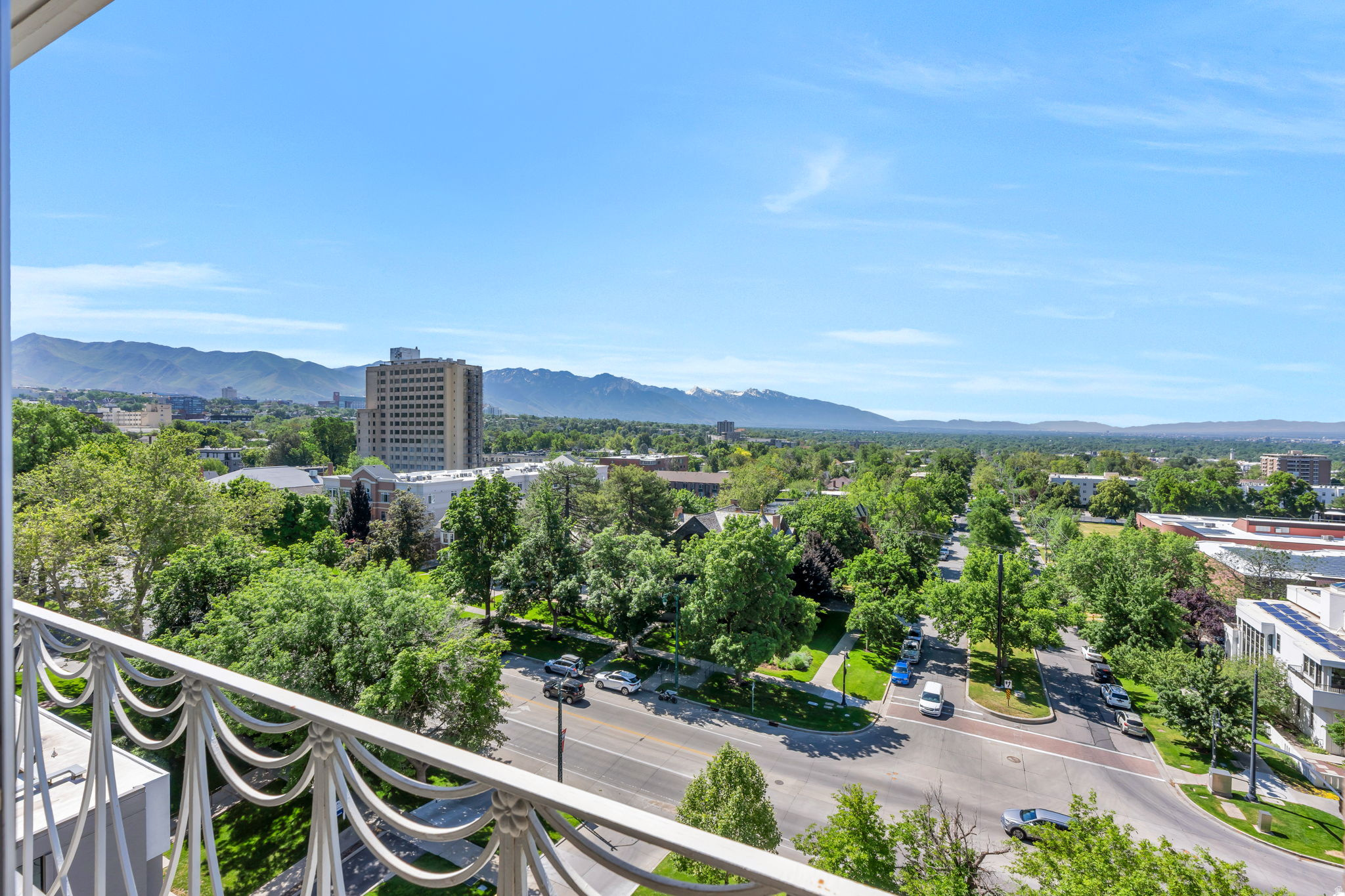BONNEVILLE TOWERS - Residential