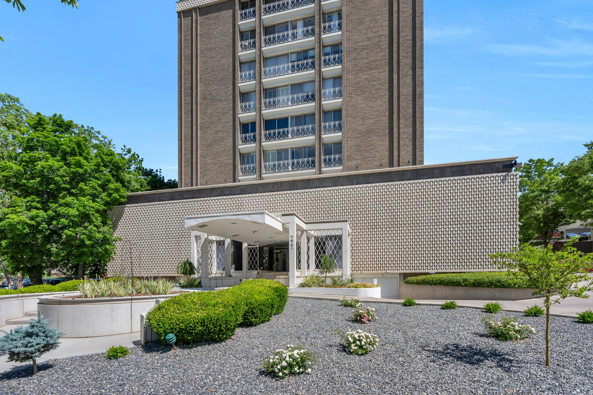 BONNEVILLE TOWERS - Residential