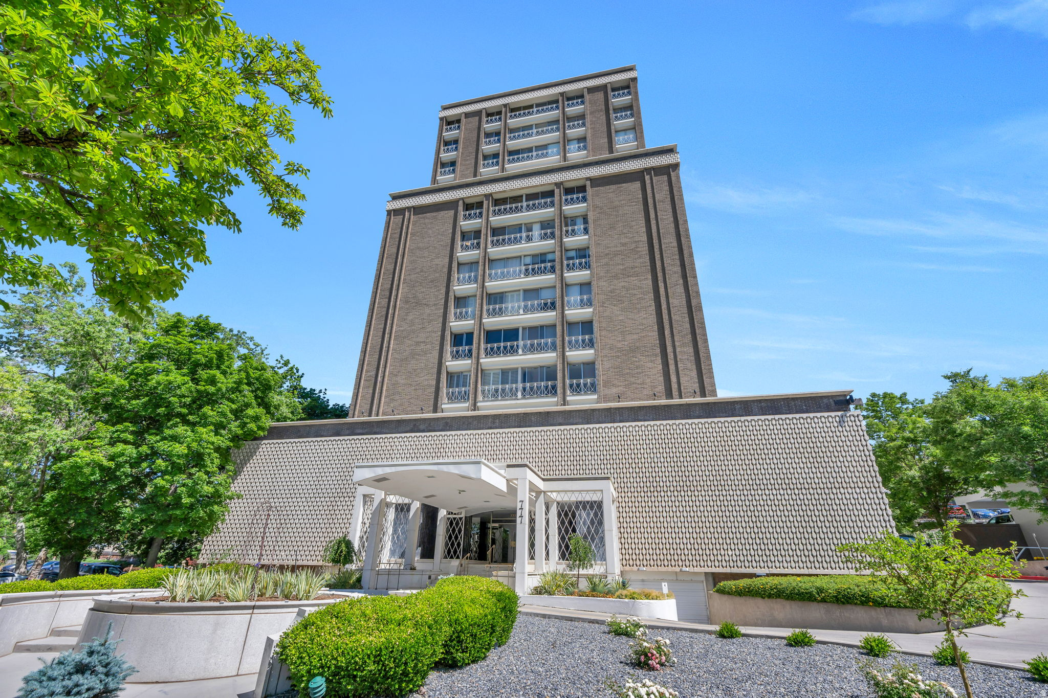 BONNEVILLE TOWERS - Residential