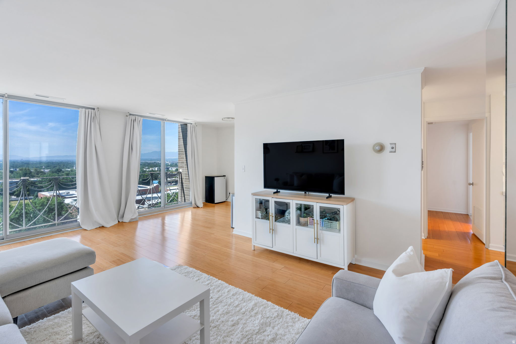 BONNEVILLE TOWERS - Residential