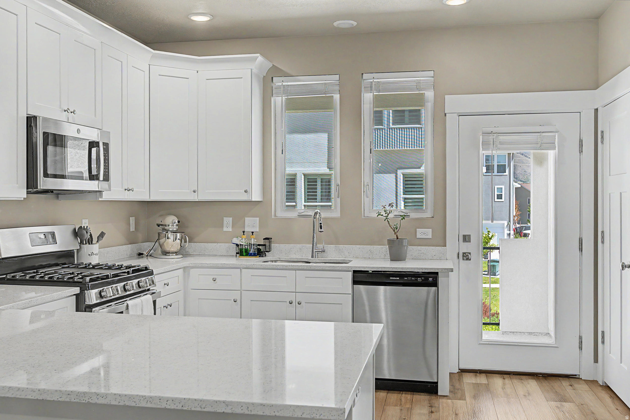 RIDGE - Residential