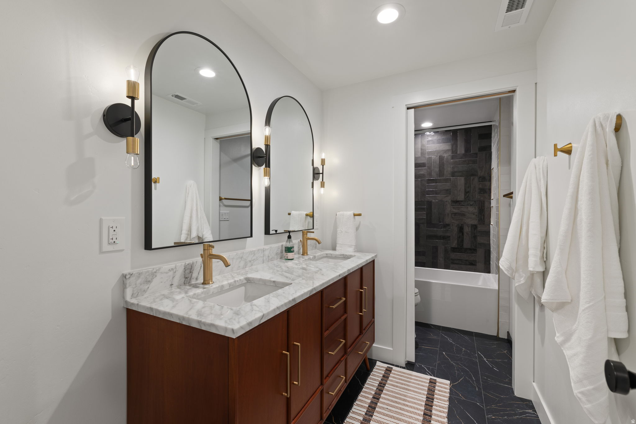 HOLBROOK FARMS - Residential