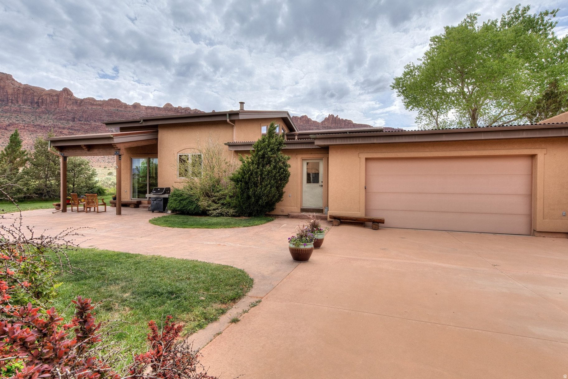 EAGLES LANDING - Residential