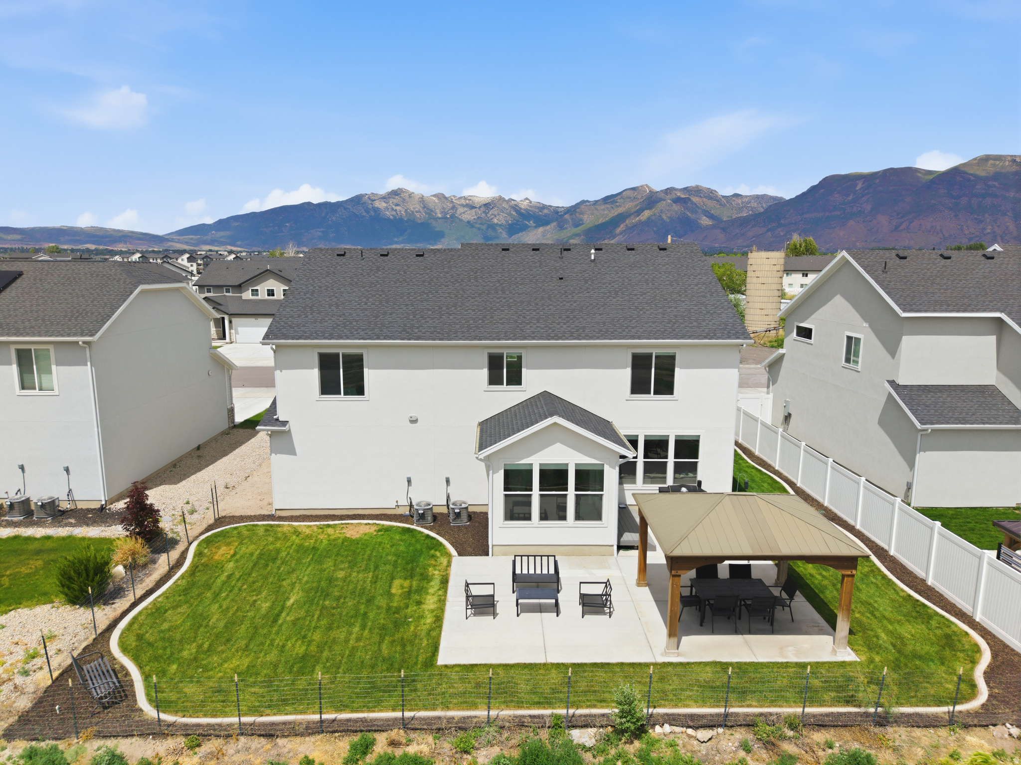 AF CROSSING - Residential
