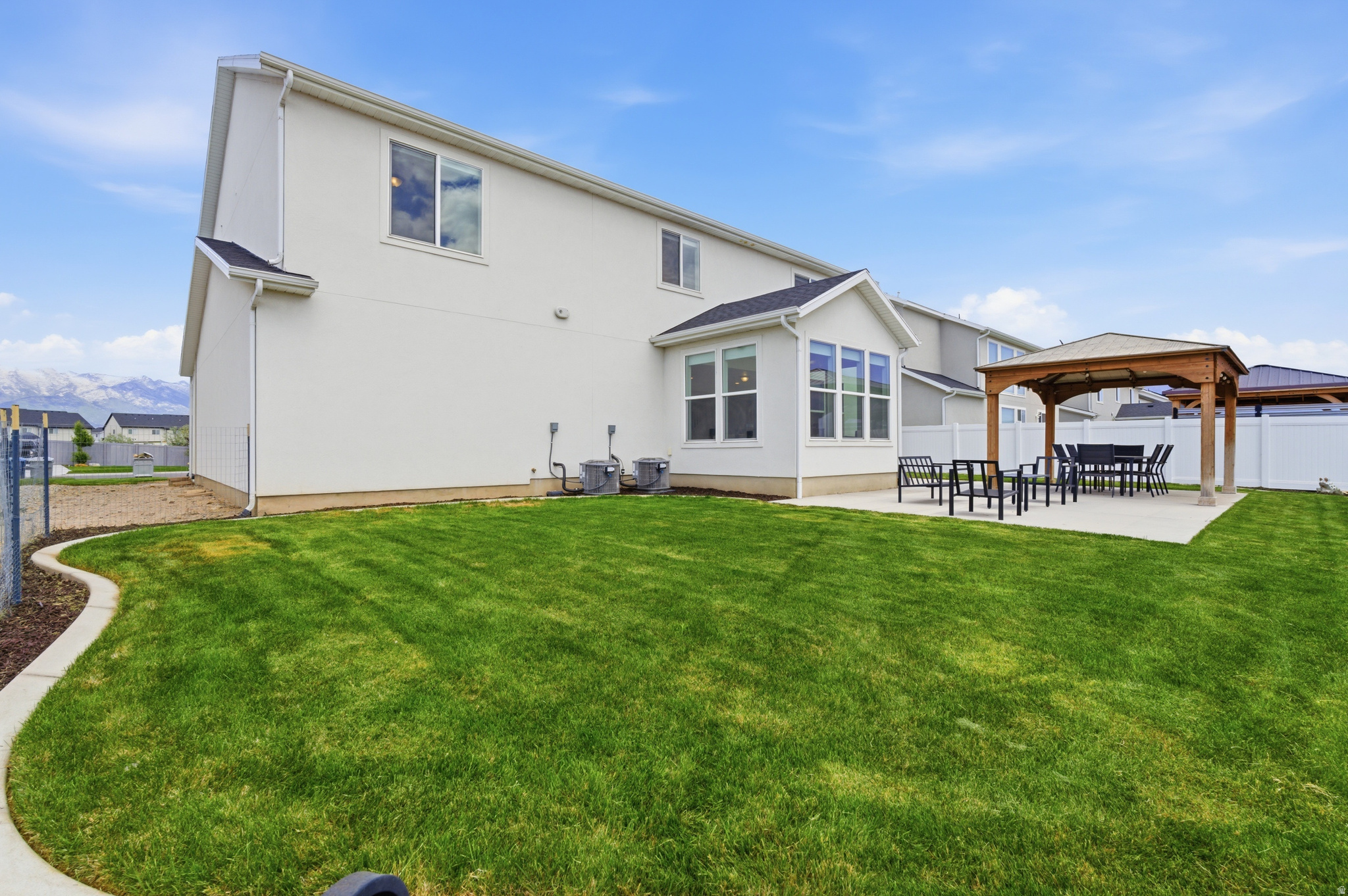 AF CROSSING - Residential