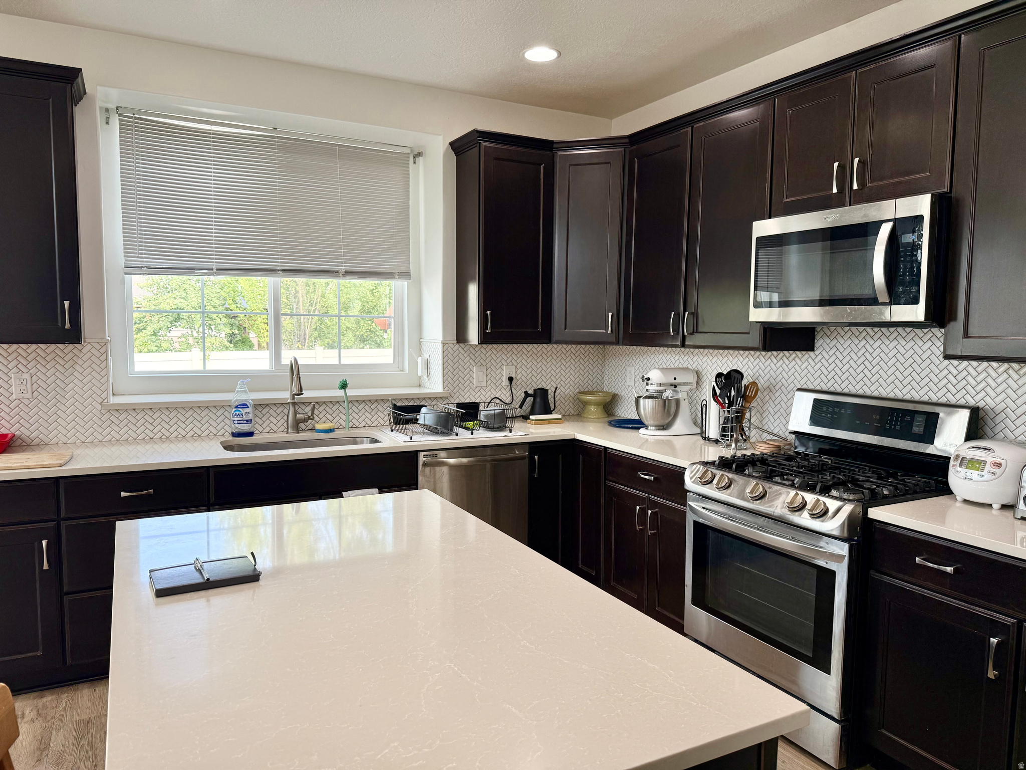 BROADVIEW SHORES 110 - Residential