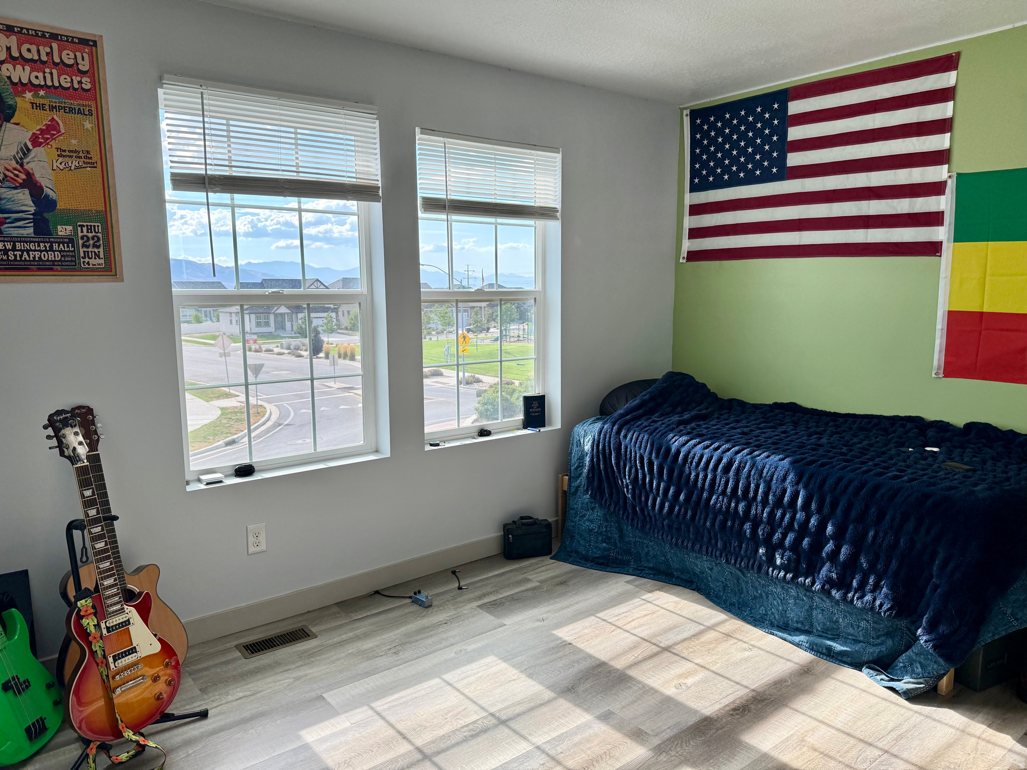 BROADVIEW SHORES 110 - Residential