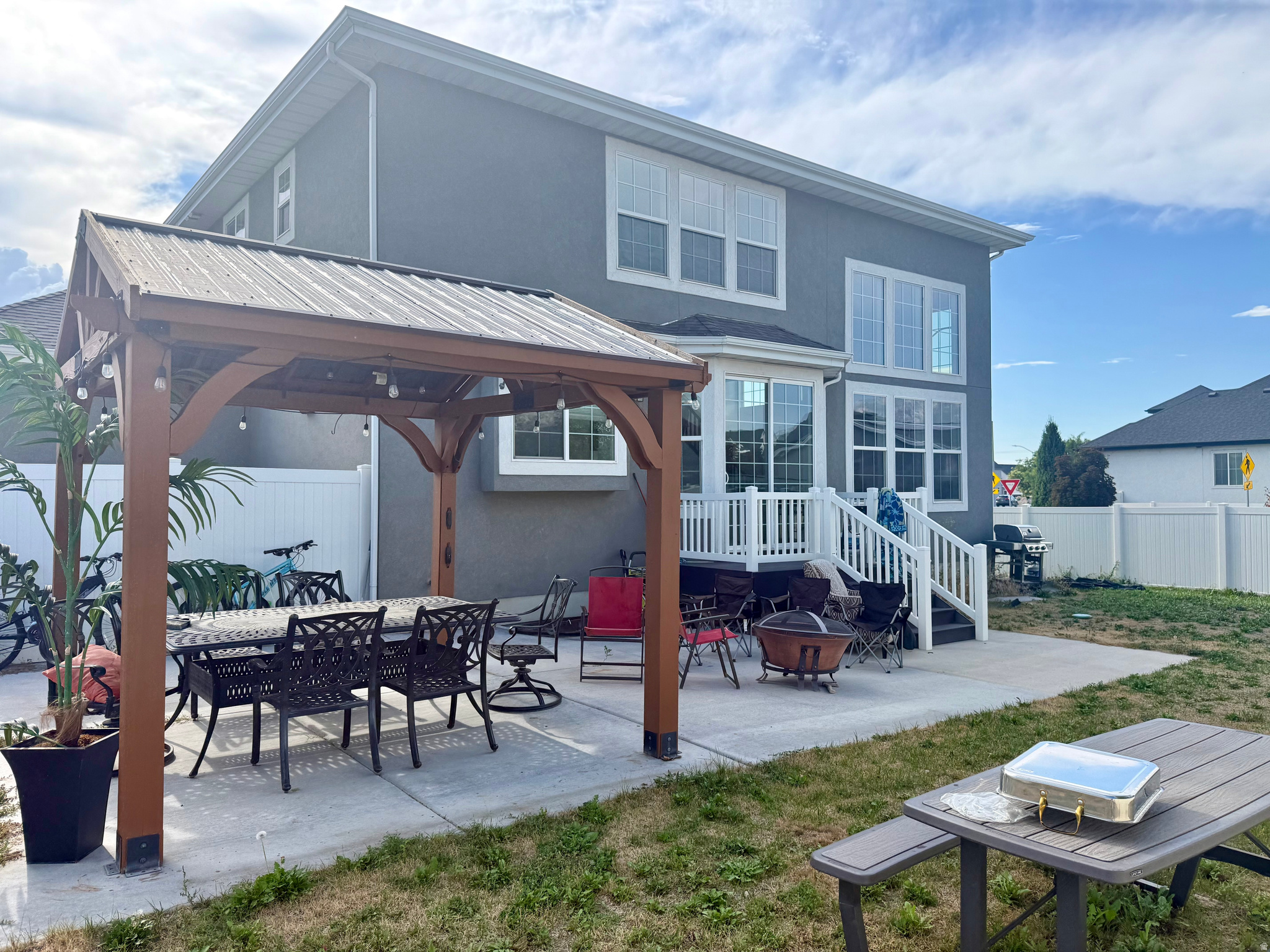 BROADVIEW SHORES 110 - Residential