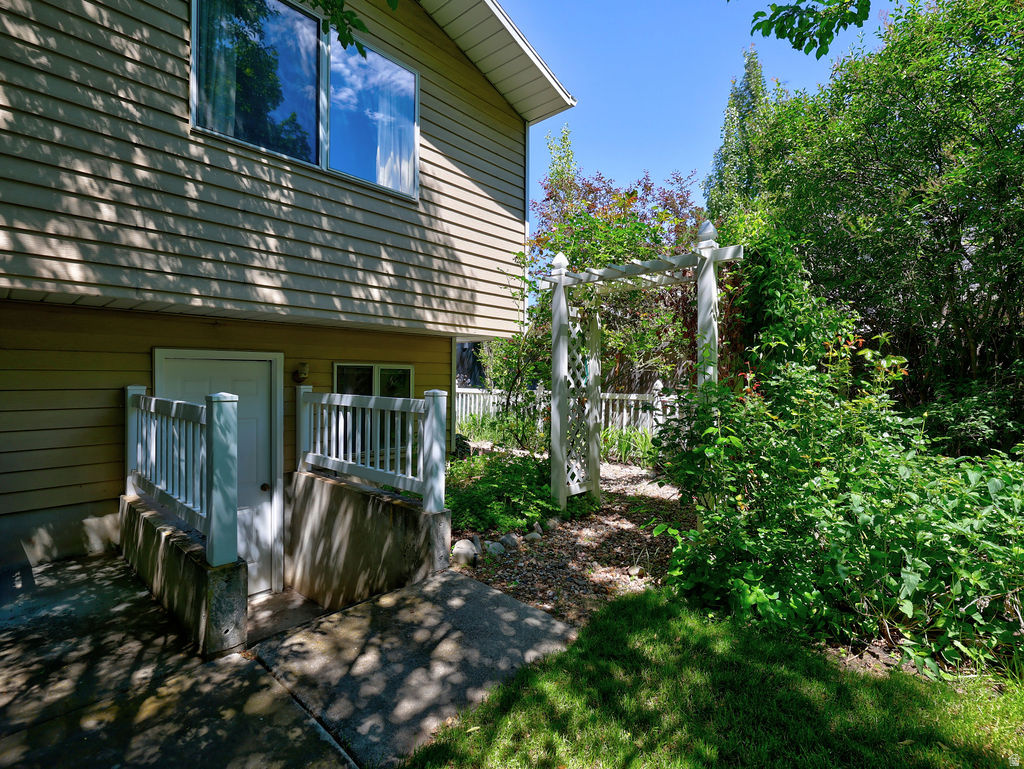 COVE WOOD - Residential