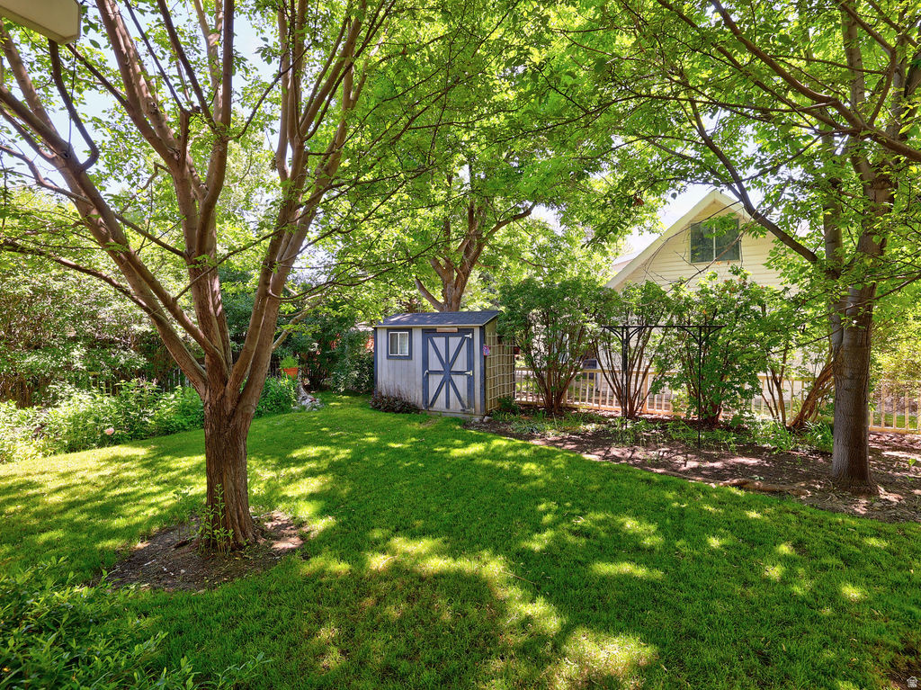 COVE WOOD - Residential