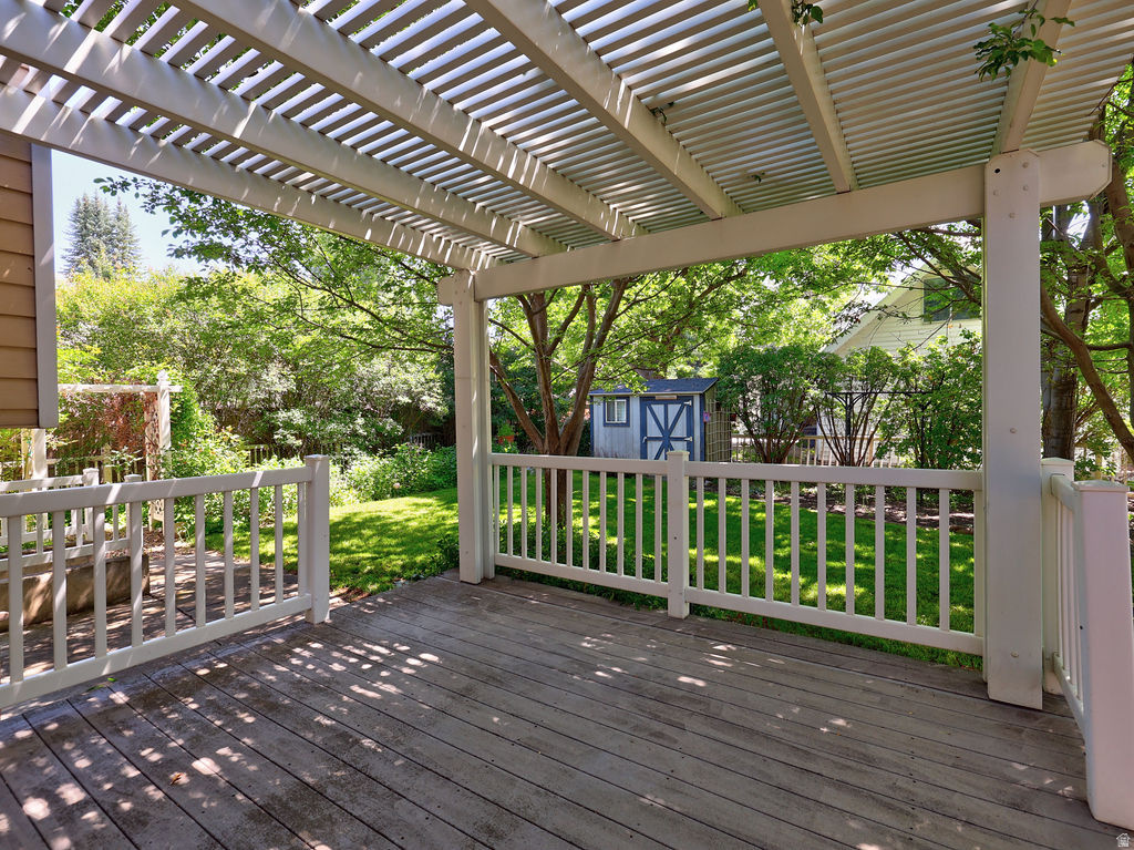 COVE WOOD - Residential