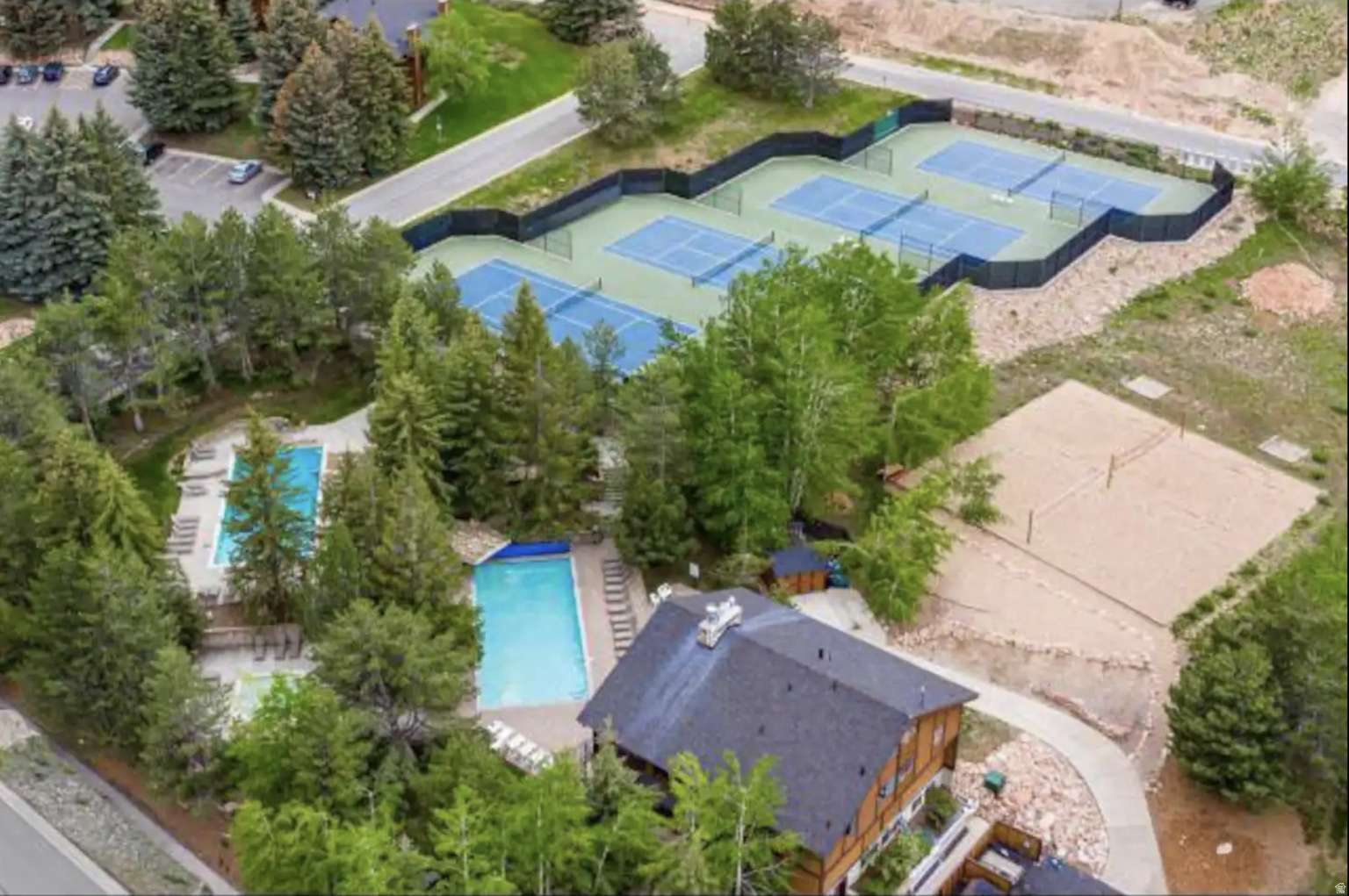 RED PINE CHALETS CONDO - Residential