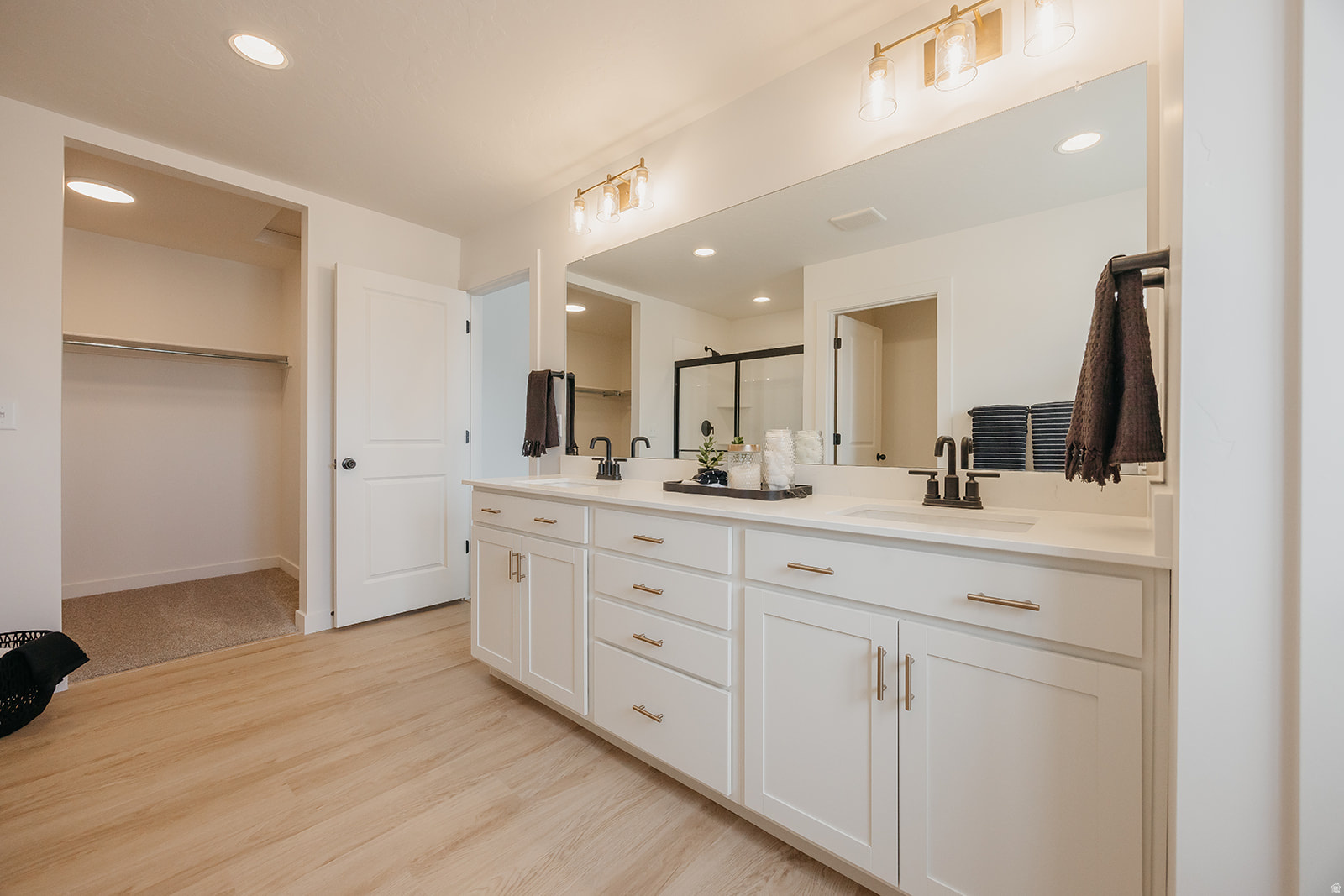 RIVERSIDE ESTATES - Residential