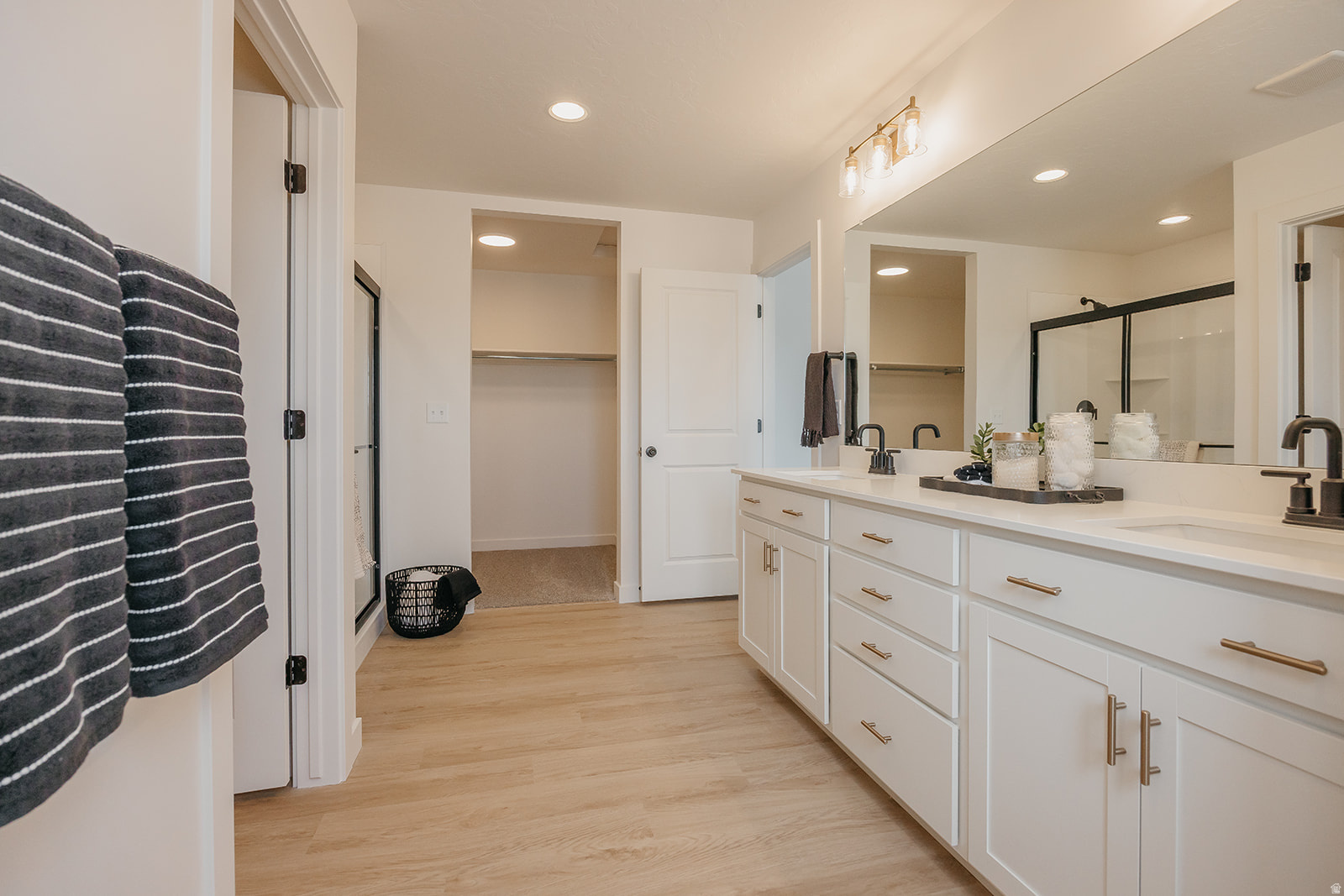 RIVERSIDE ESTATES - Residential