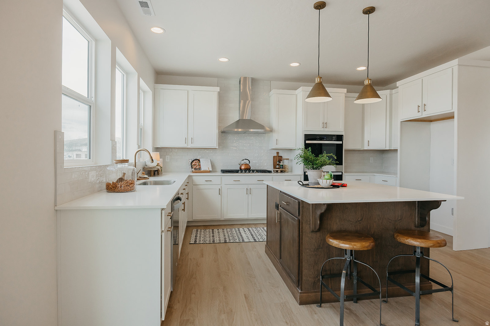 RIVERSIDE ESTATES - Residential