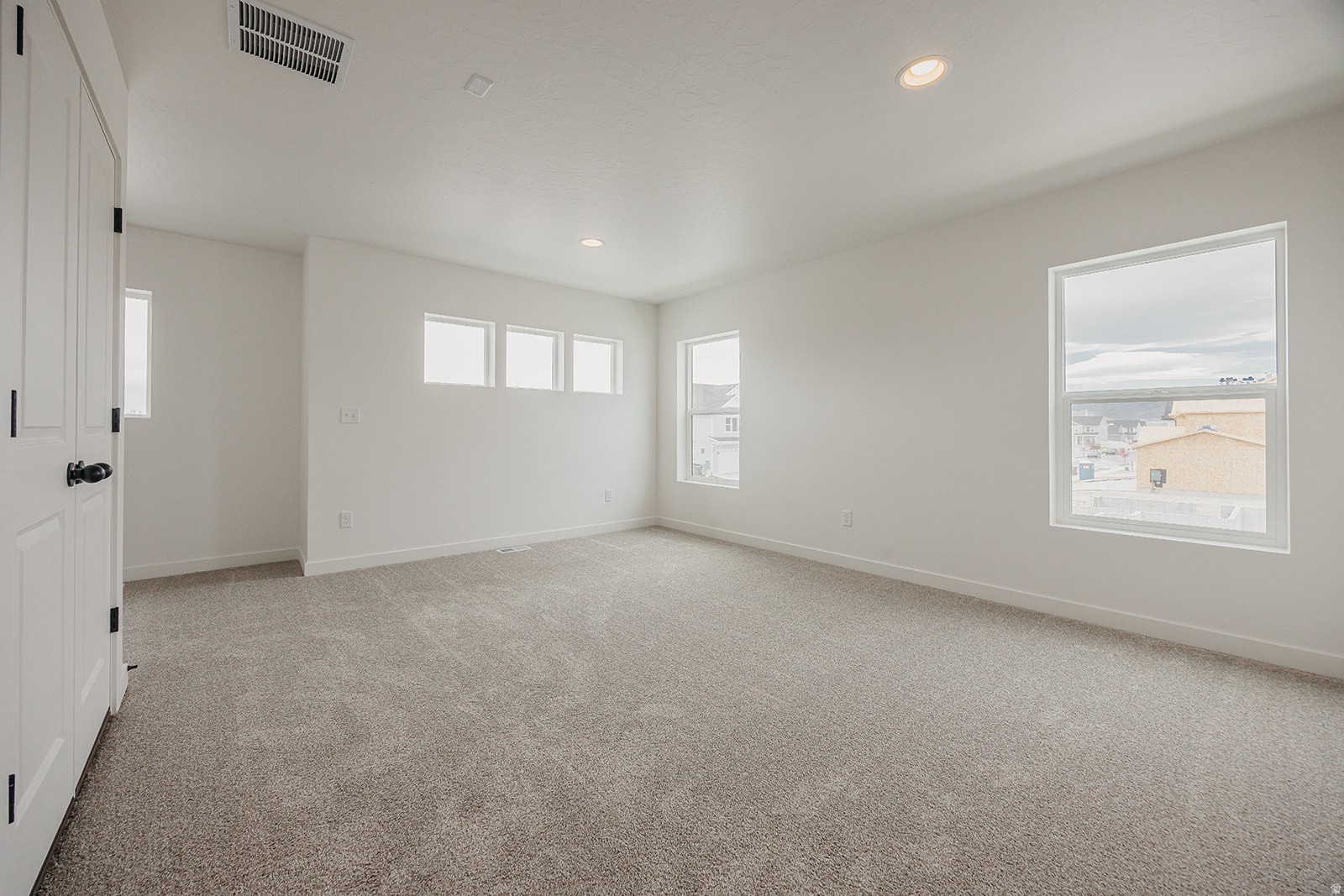 RIVERSIDE ESTATES - Residential