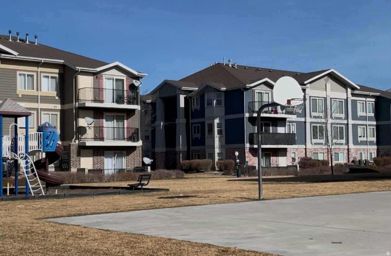 EAST TOWN VILLAGE - Residential