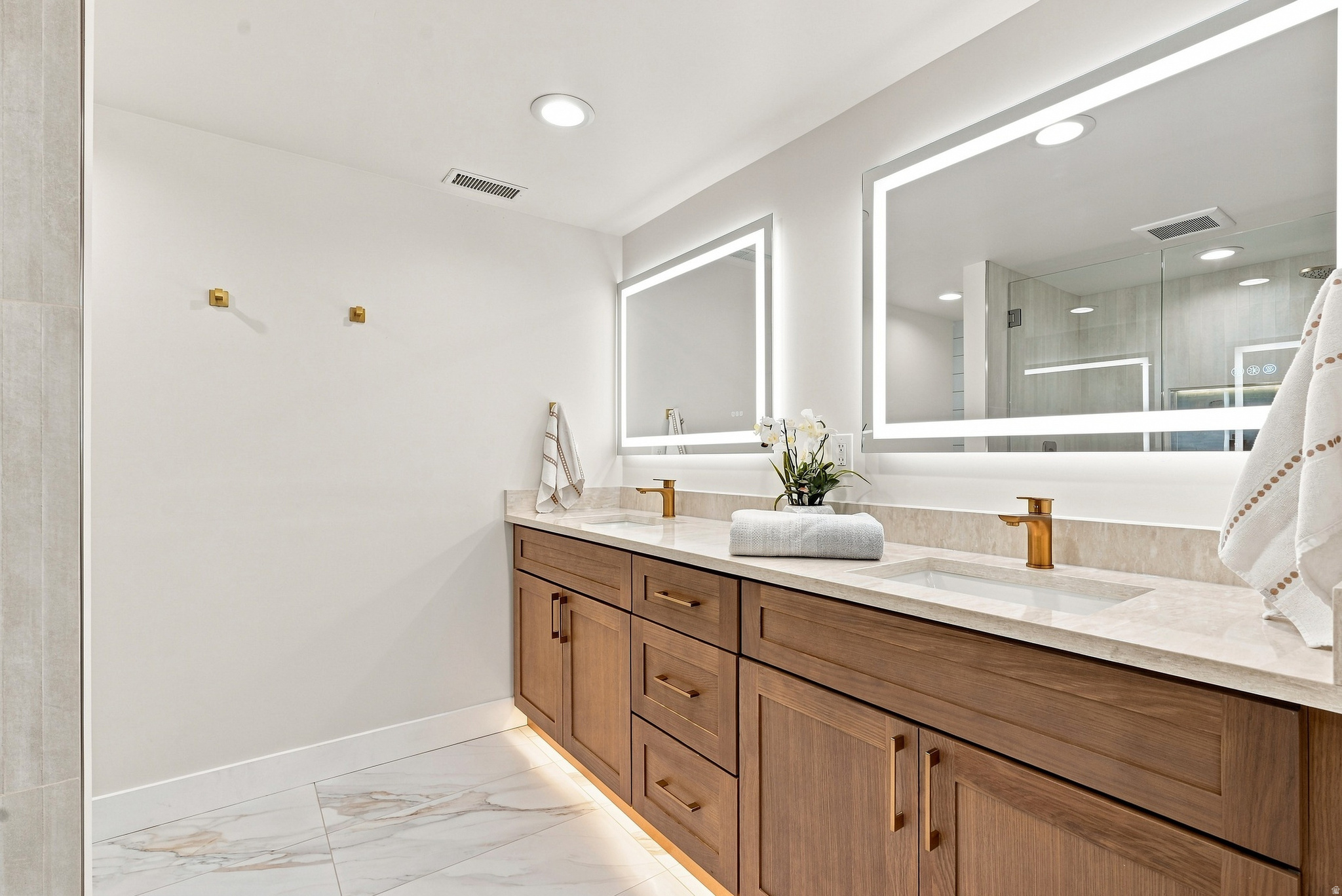 WHITE CITY - Residential