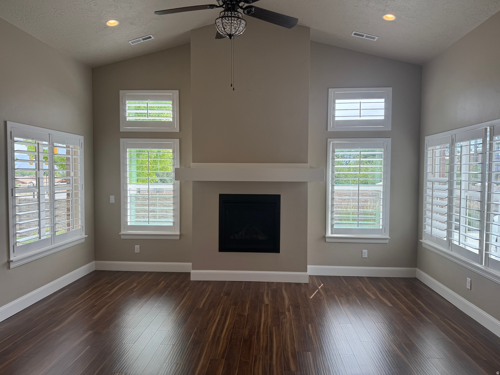 HARVEST CROSSING VILLAS - Residential