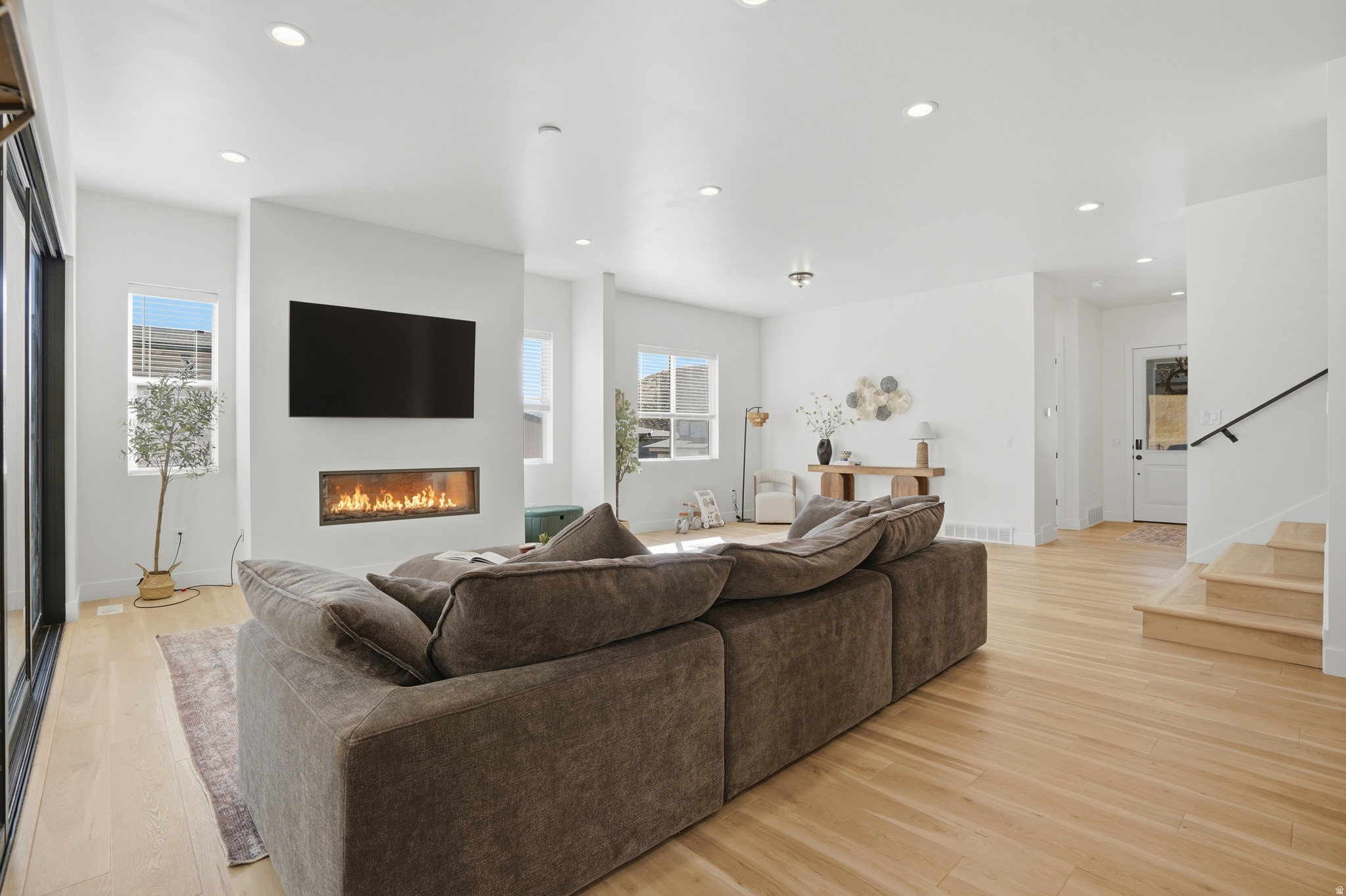 CANYON POINT - Residential