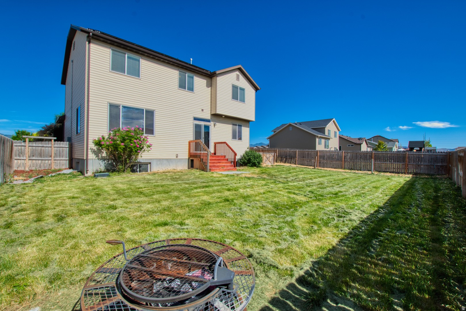 THE MEADOWS - Residential
