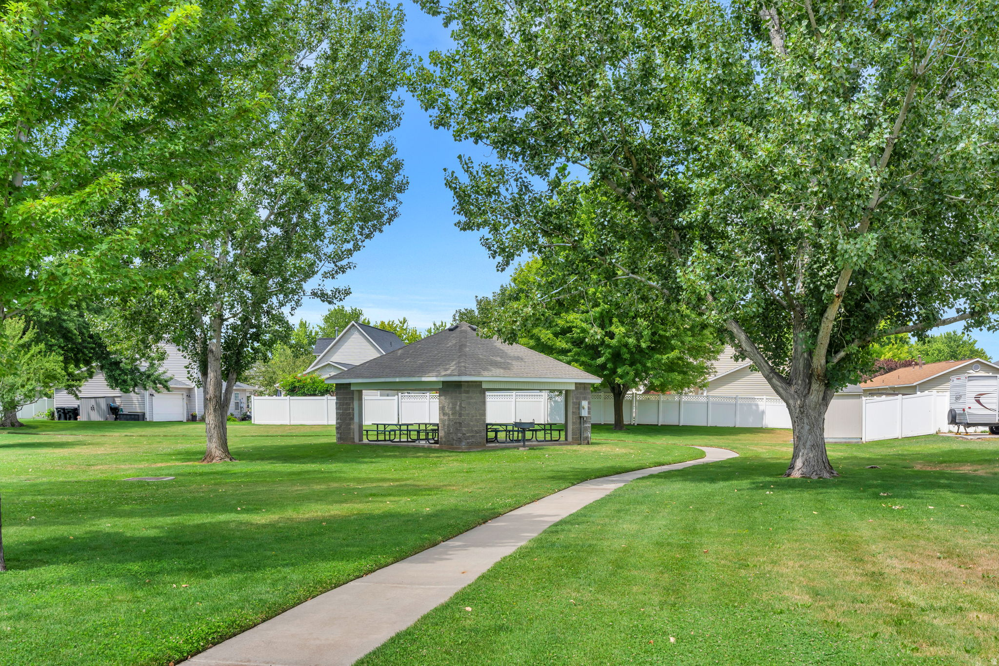 SUNSET PARK - Residential