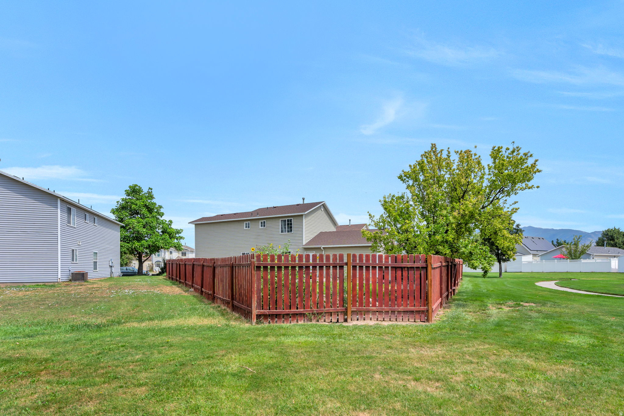 SUNSET PARK - Residential