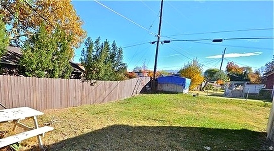 HOLLY & WHITNEY - Residential