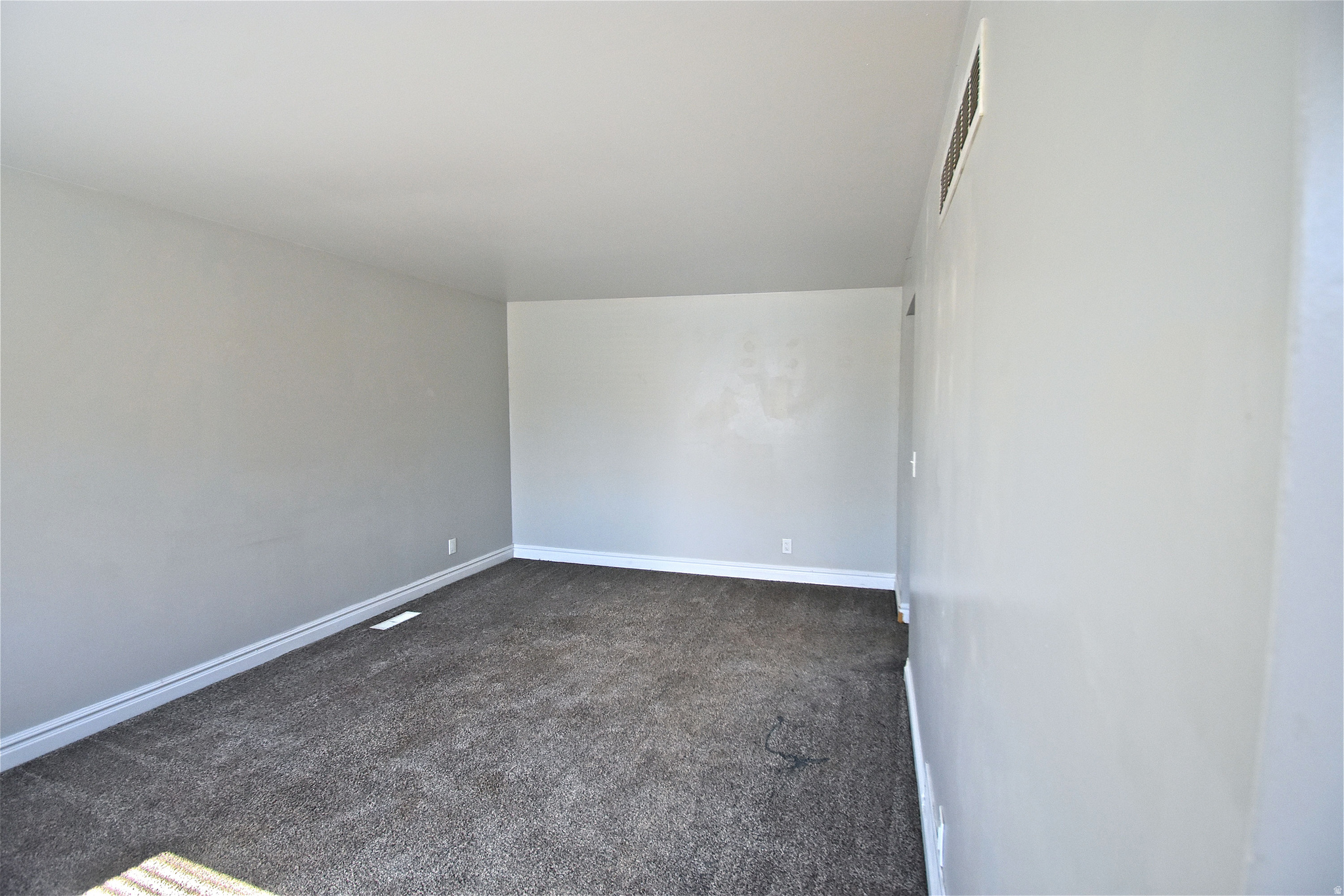 HOLLY & WHITNEY - Residential