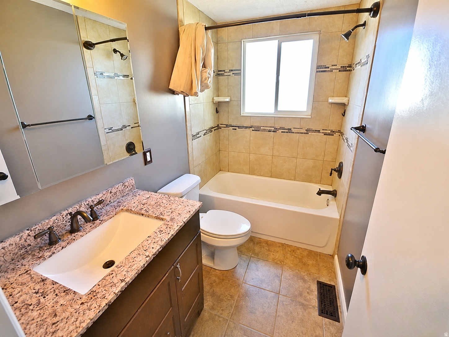 HOLLY & WHITNEY - Residential