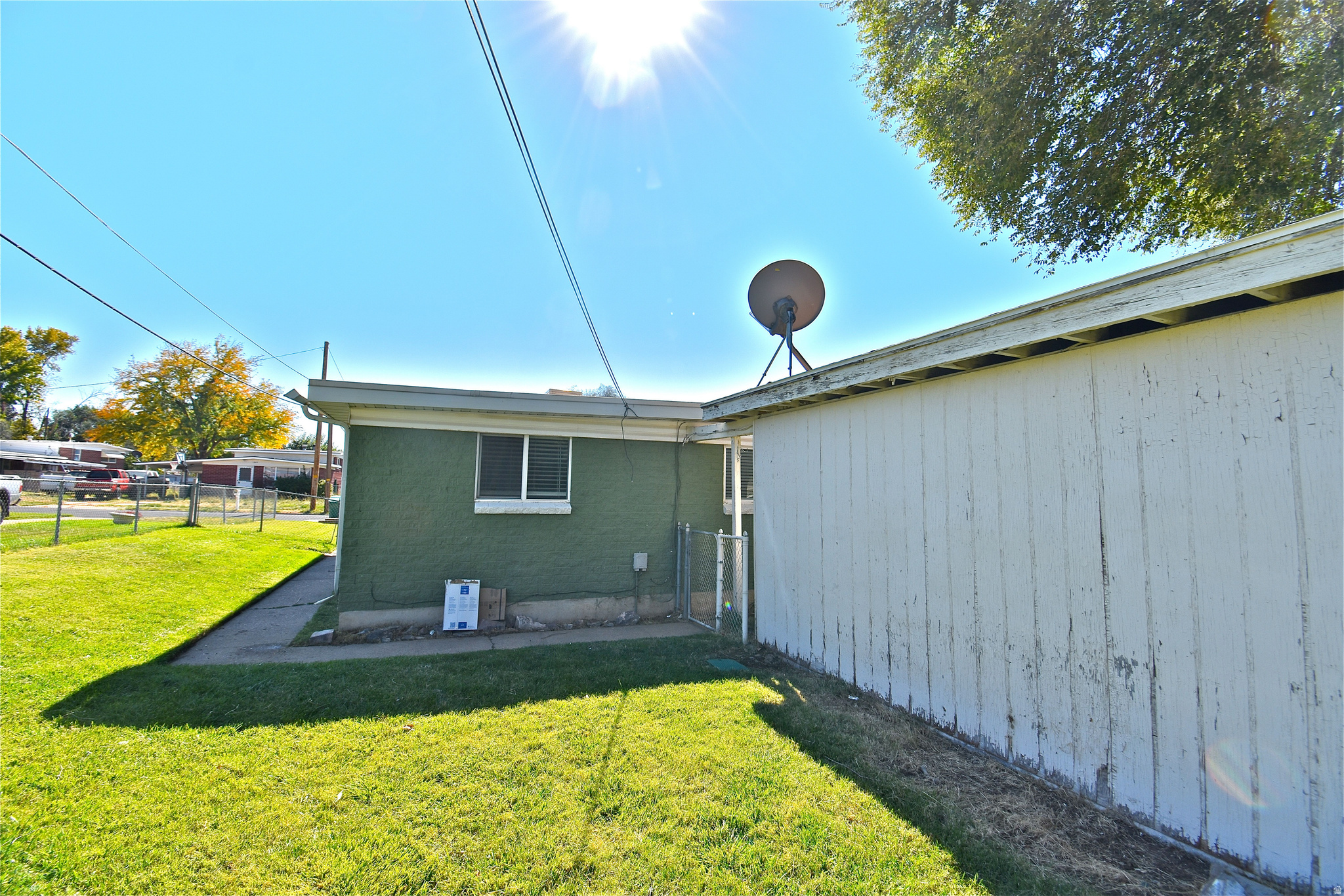 HOLLY & WHITNEY - Residential
