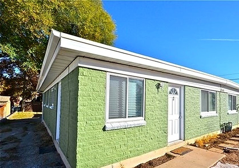 HOLLY & WHITNEY - Residential
