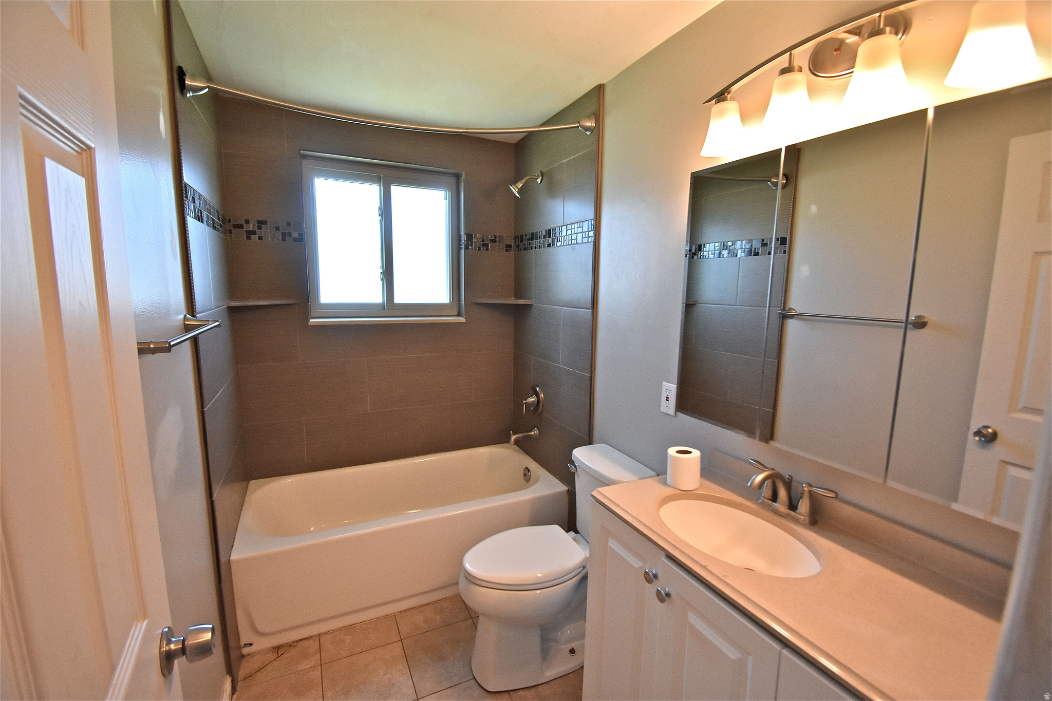 HOLLY & WHITNEY - Residential