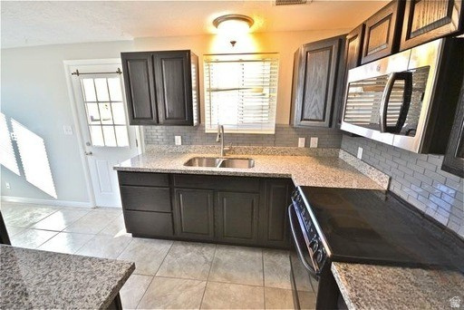 HOLLY & WHITNEY - Residential