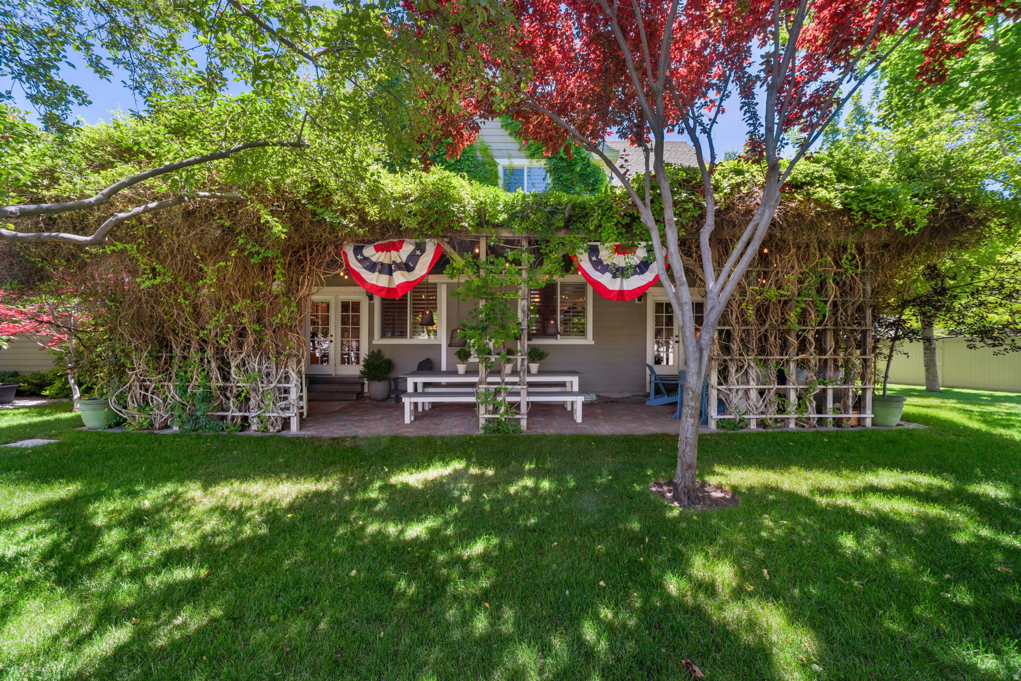 AUTUMN GROVE - Residential