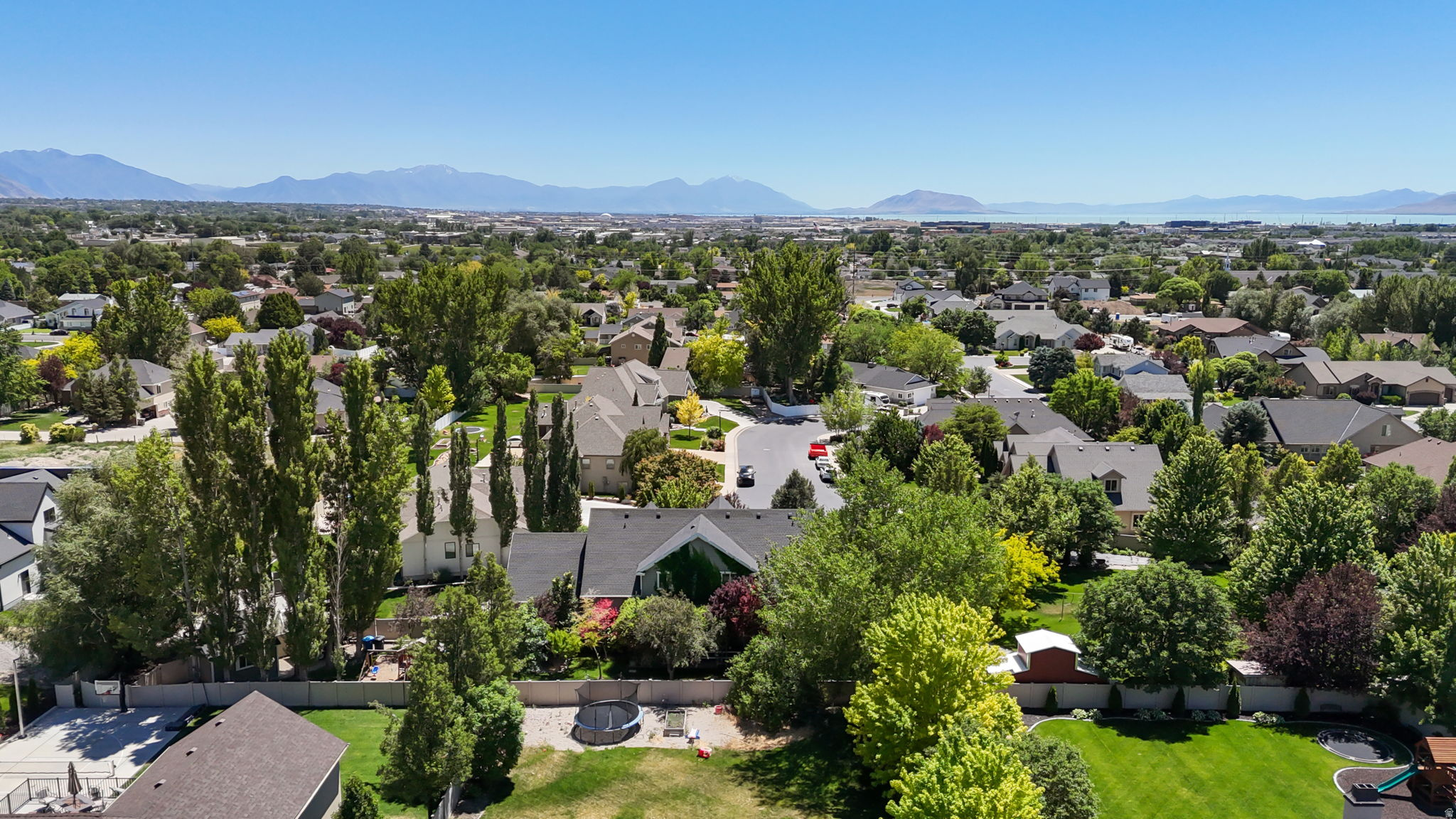 AUTUMN GROVE - Residential