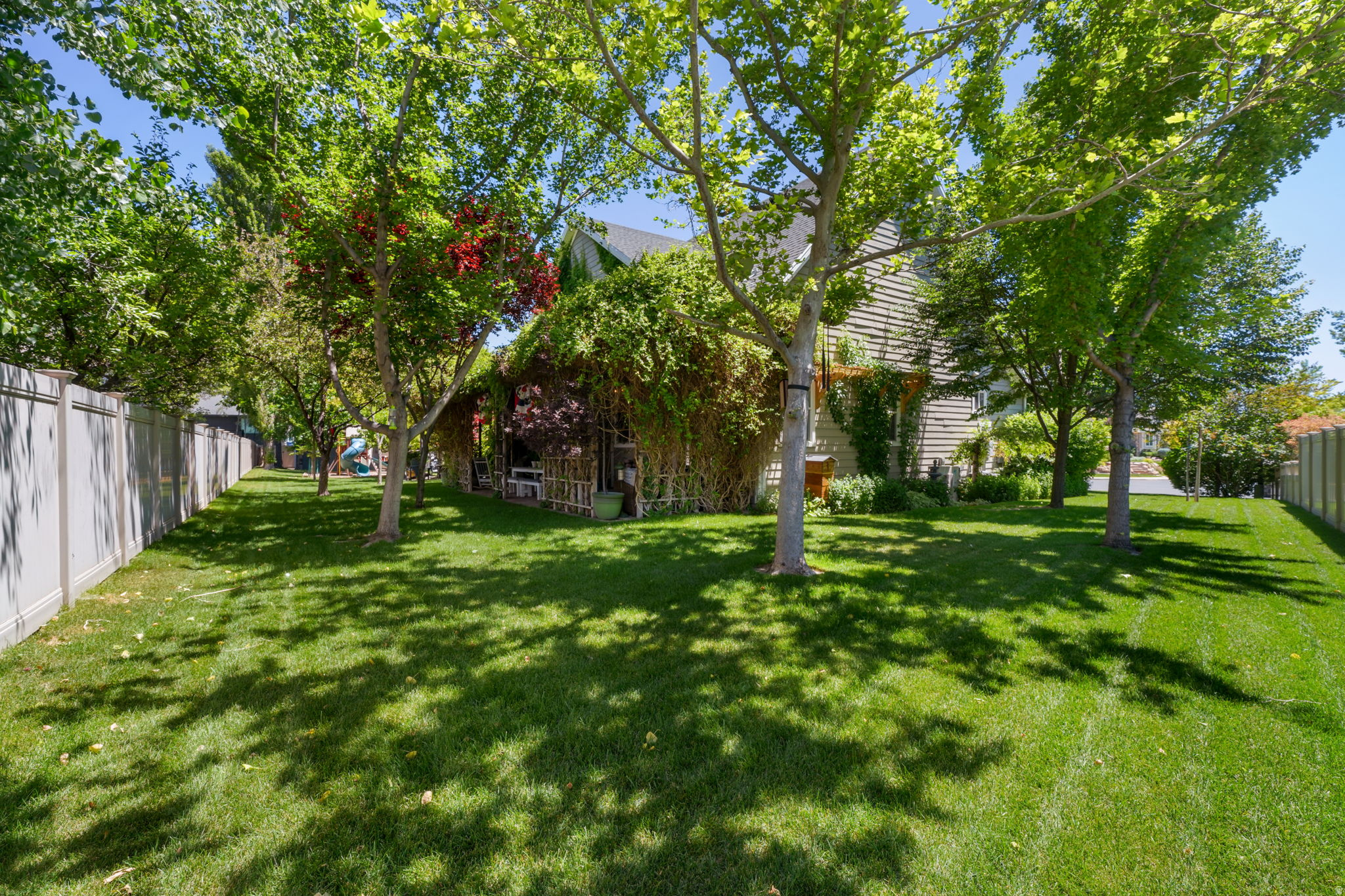 AUTUMN GROVE - Residential
