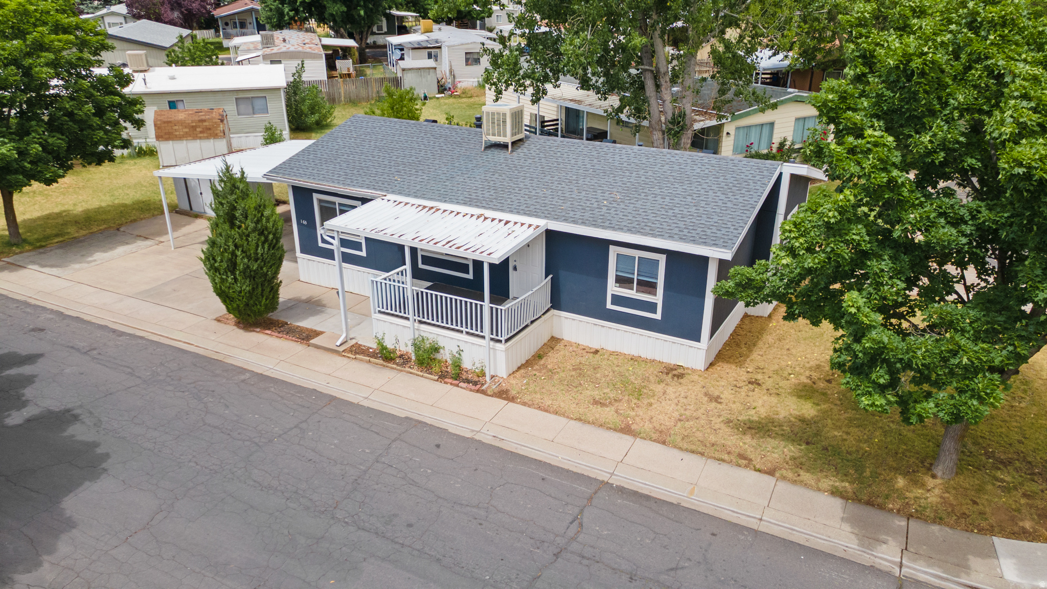 3 bed, 2 bath home (~1,200 sq ft) built in 2000 in Quail Ridge. A functional open layout, spacious living area, and private primary suite. Move-in ready with great natural light and storage. Close to shopping, dining, and major roads. Buyer must be park approved; lot rent  $1,022/mo. Financing options available based on approval.