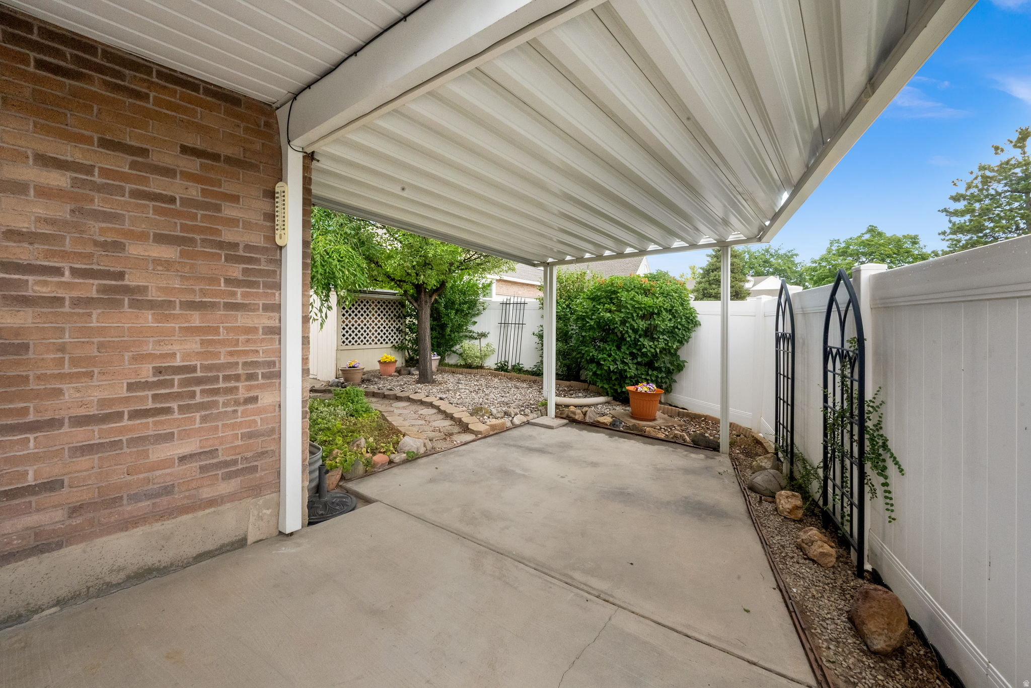 STONE HOLLOW - Residential