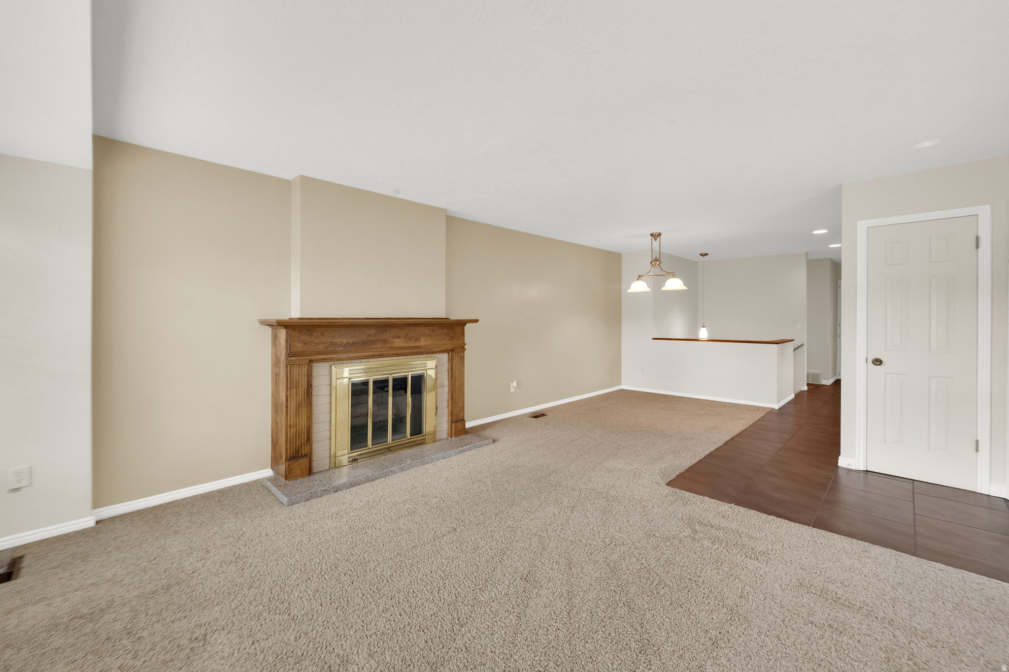 STONE HOLLOW - Residential
