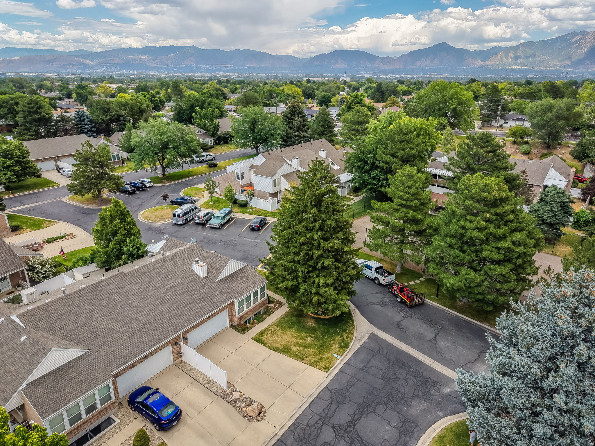 STONE HOLLOW - Residential