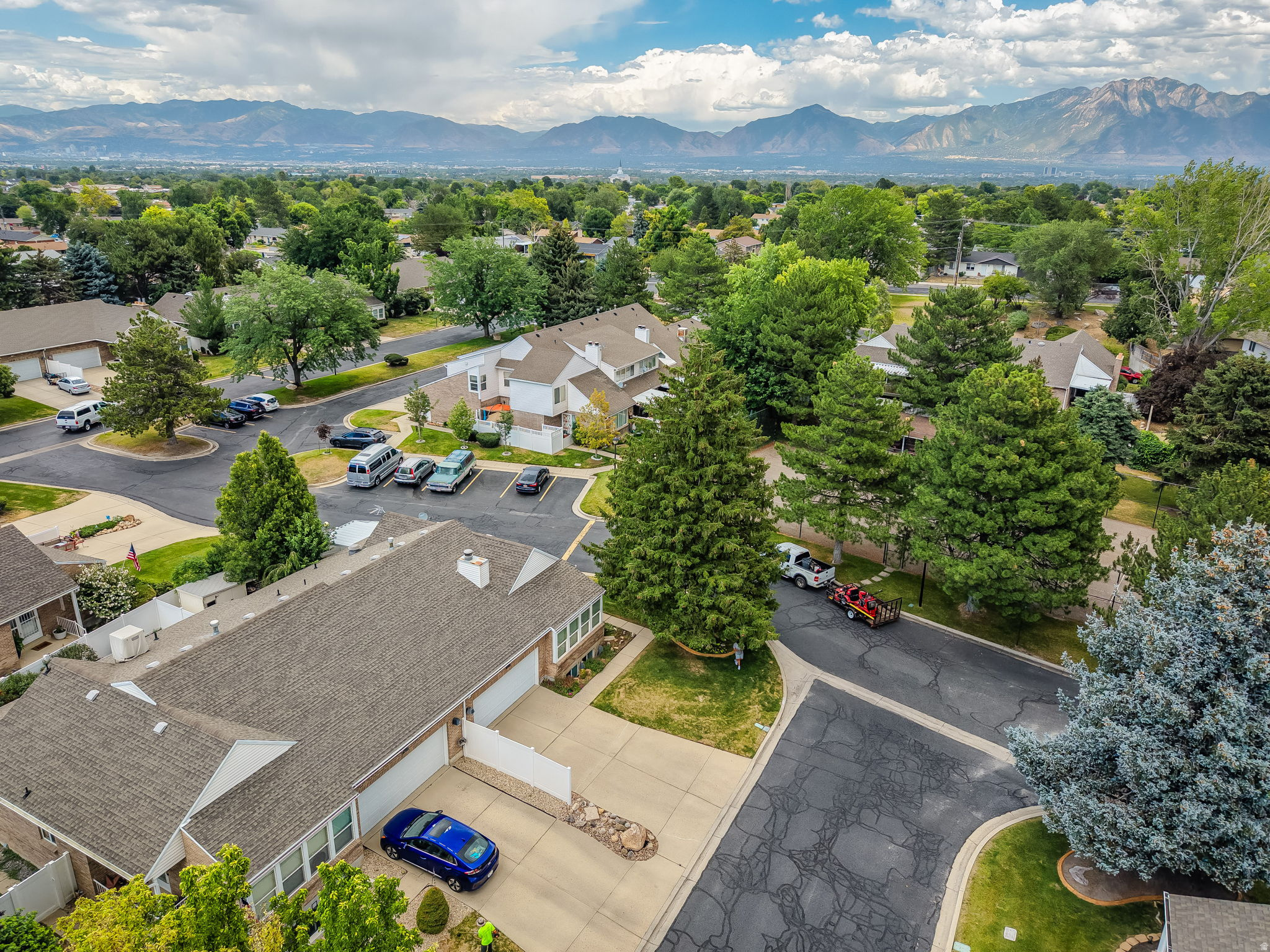 STONE HOLLOW - Residential