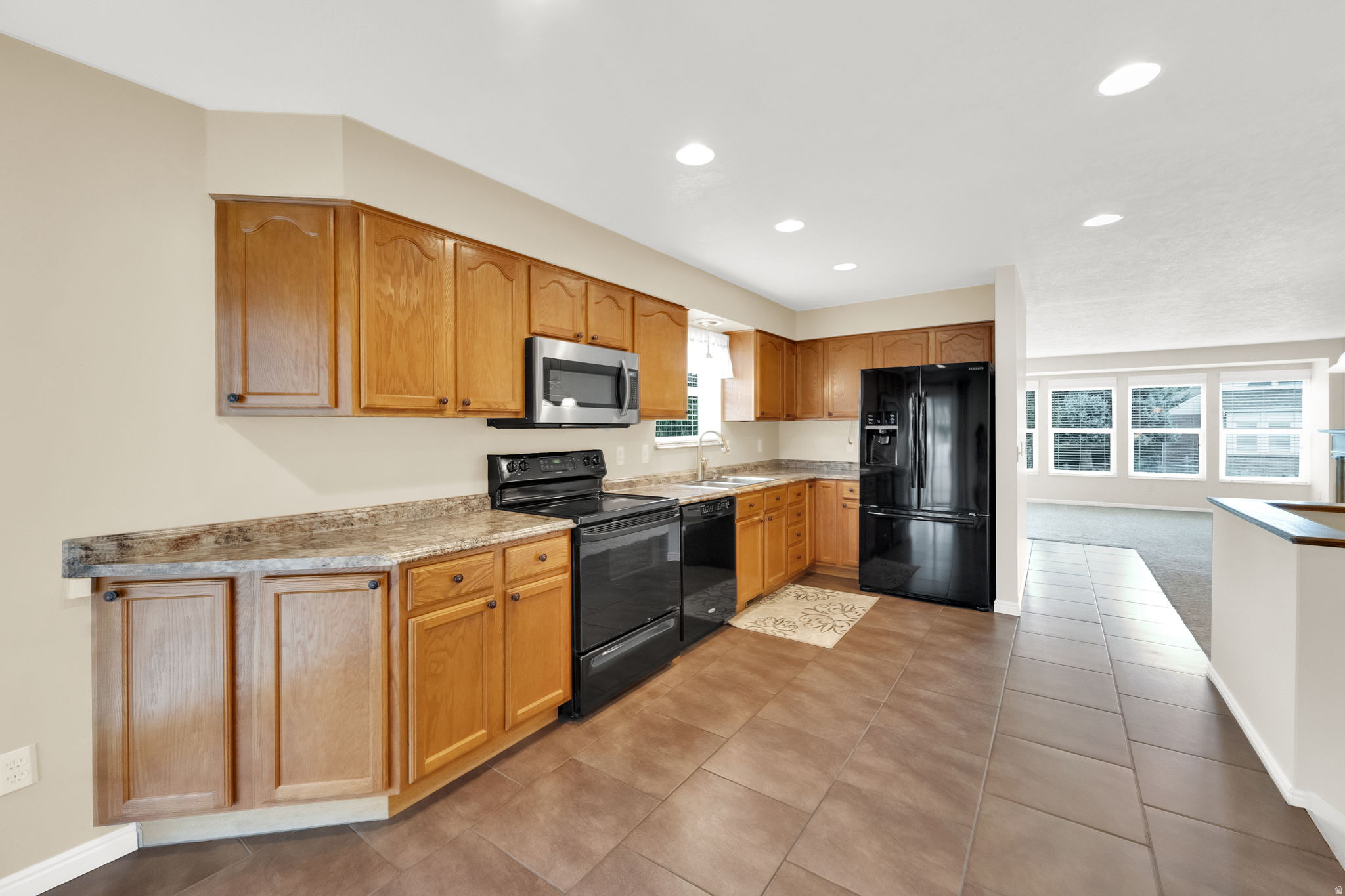 STONE HOLLOW - Residential