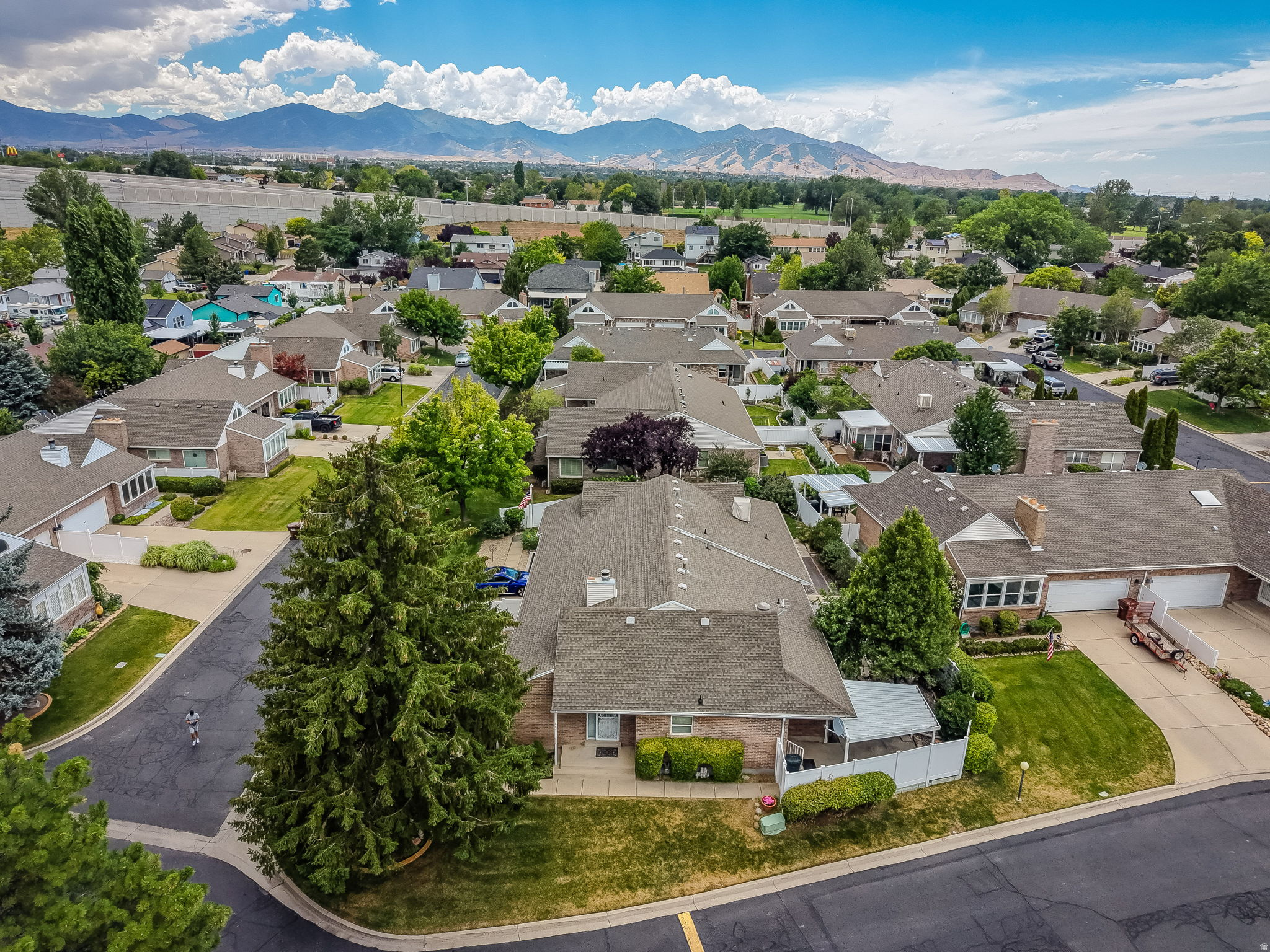 STONE HOLLOW - Residential